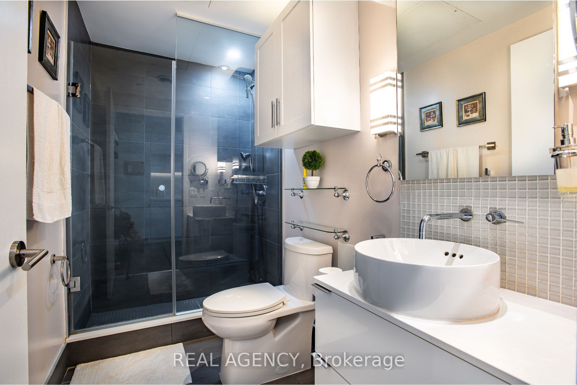 185 Roehampton Avenue 2512 Property Photo 24