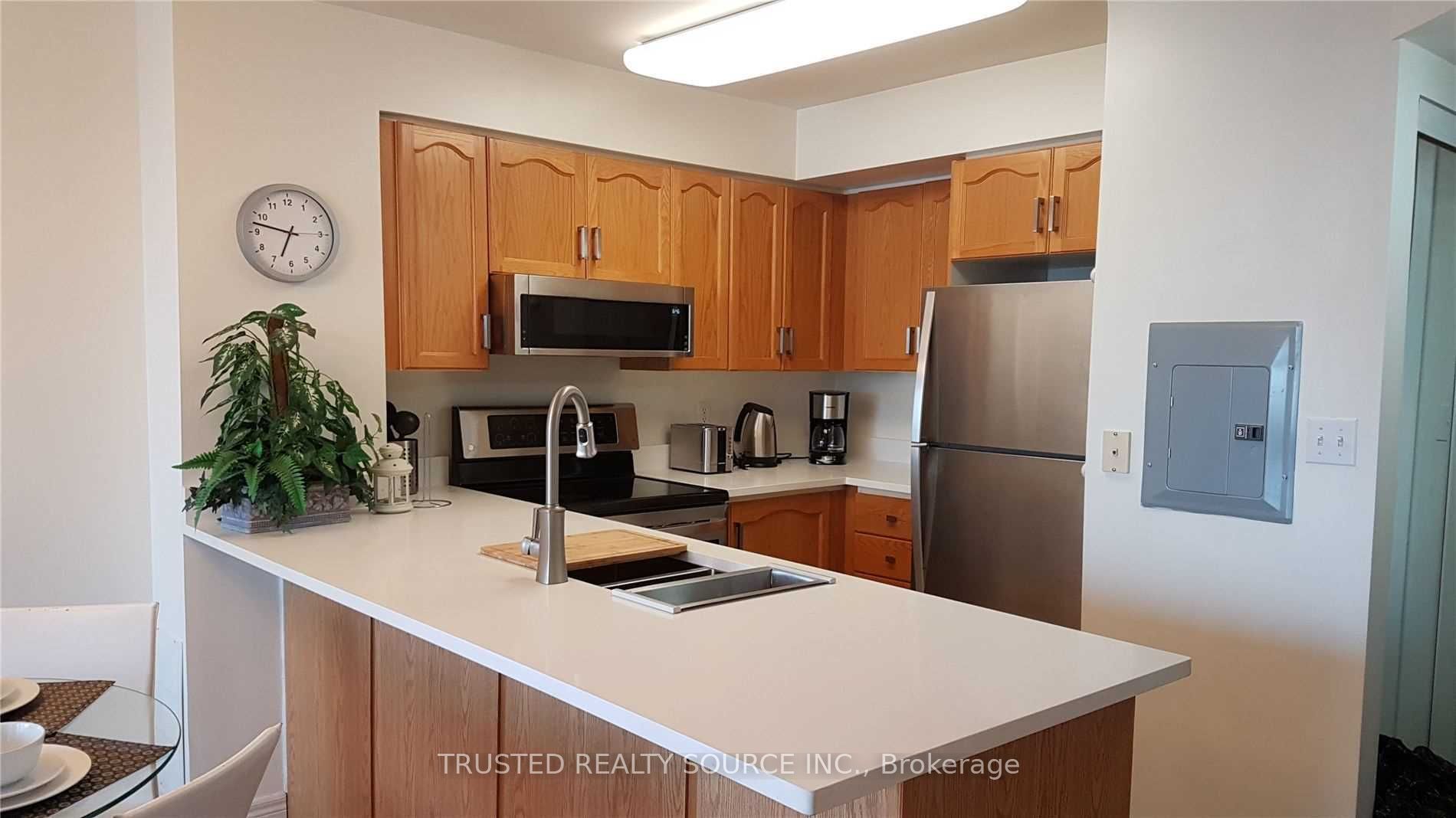 43 Eglinton Avenue E 1808 Property Photo 1