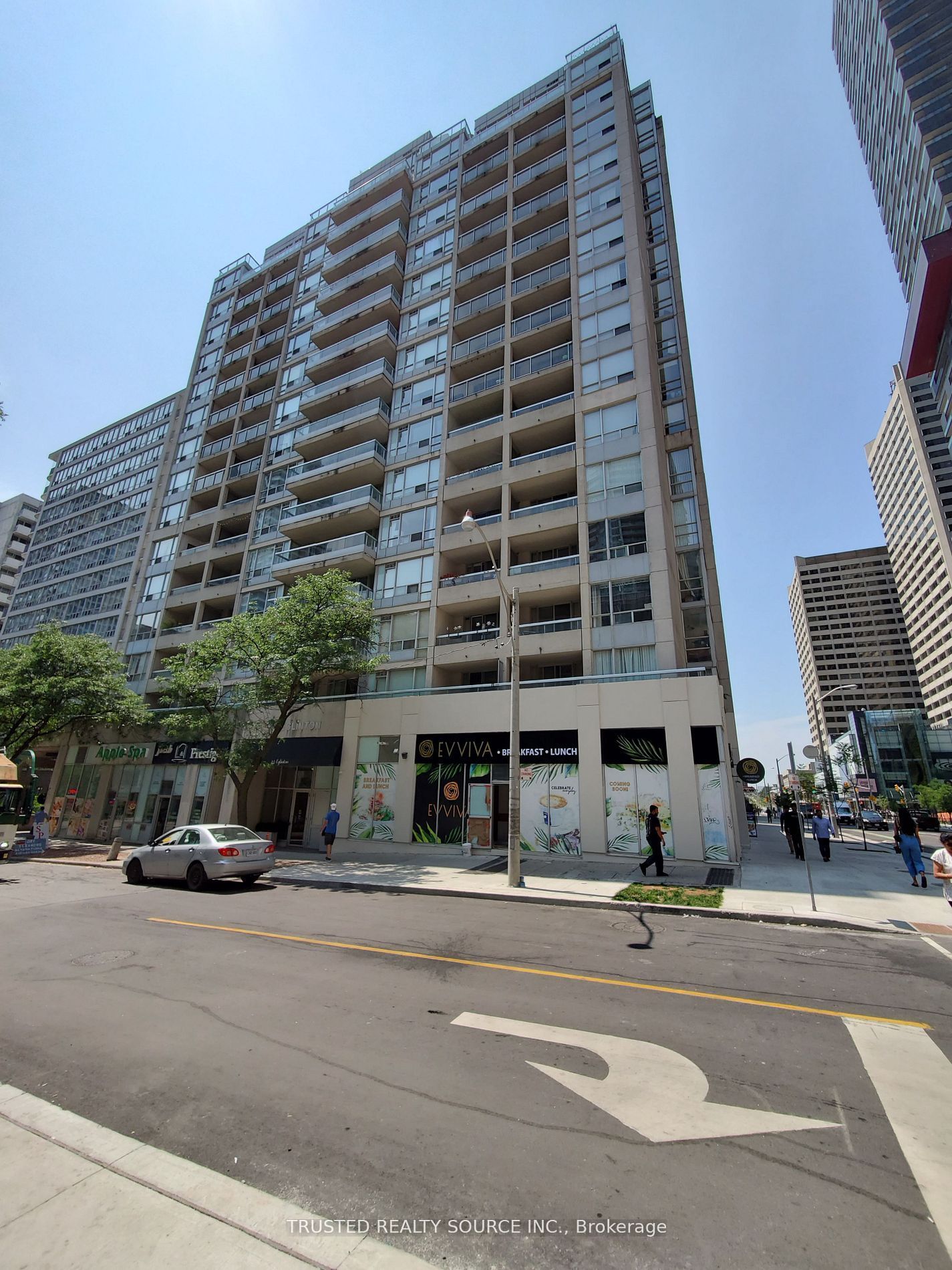 43 Eglinton Avenue E 1808 Property Photo 3