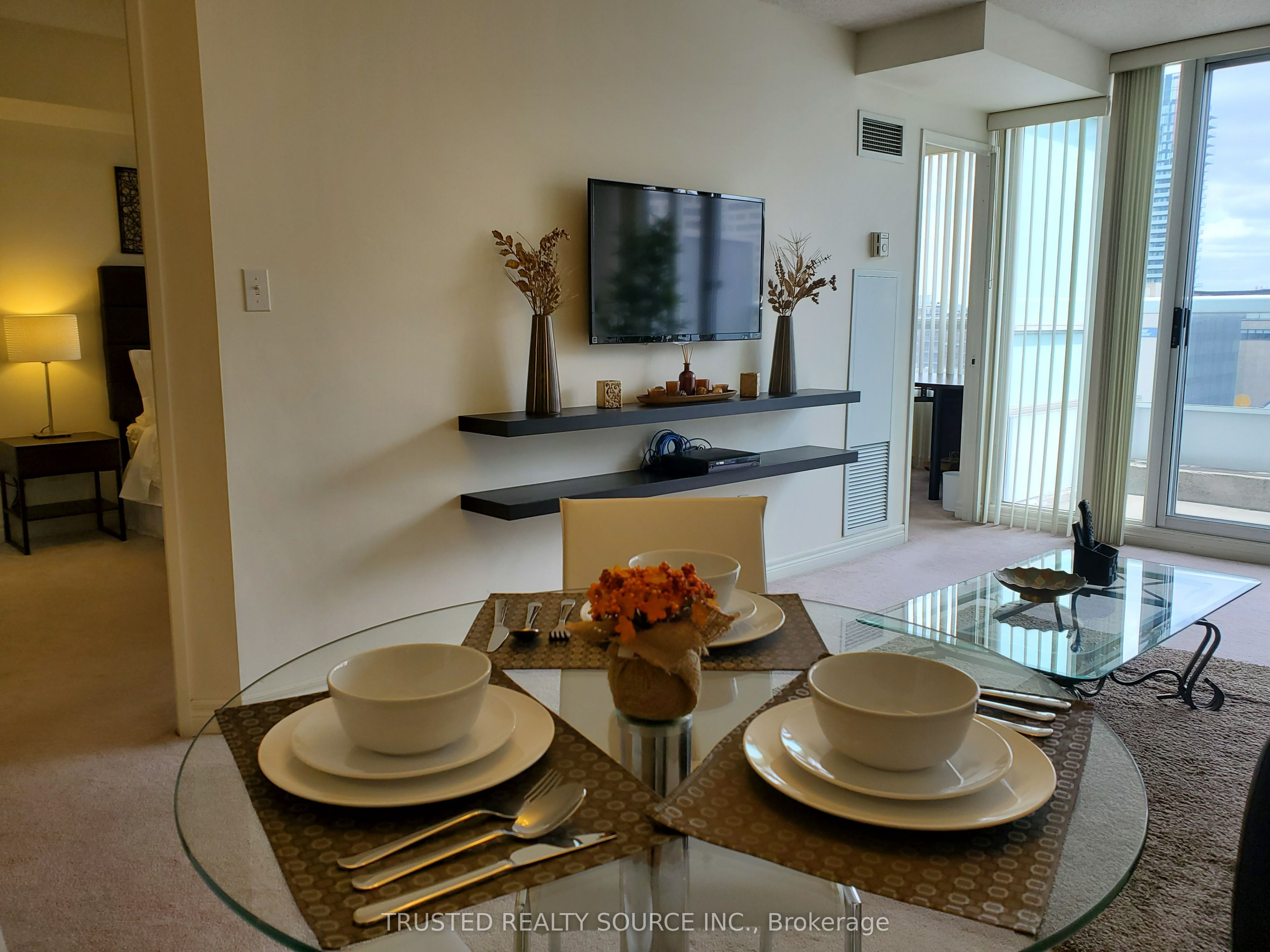 43 Eglinton Avenue E 1808 Property Photo 8