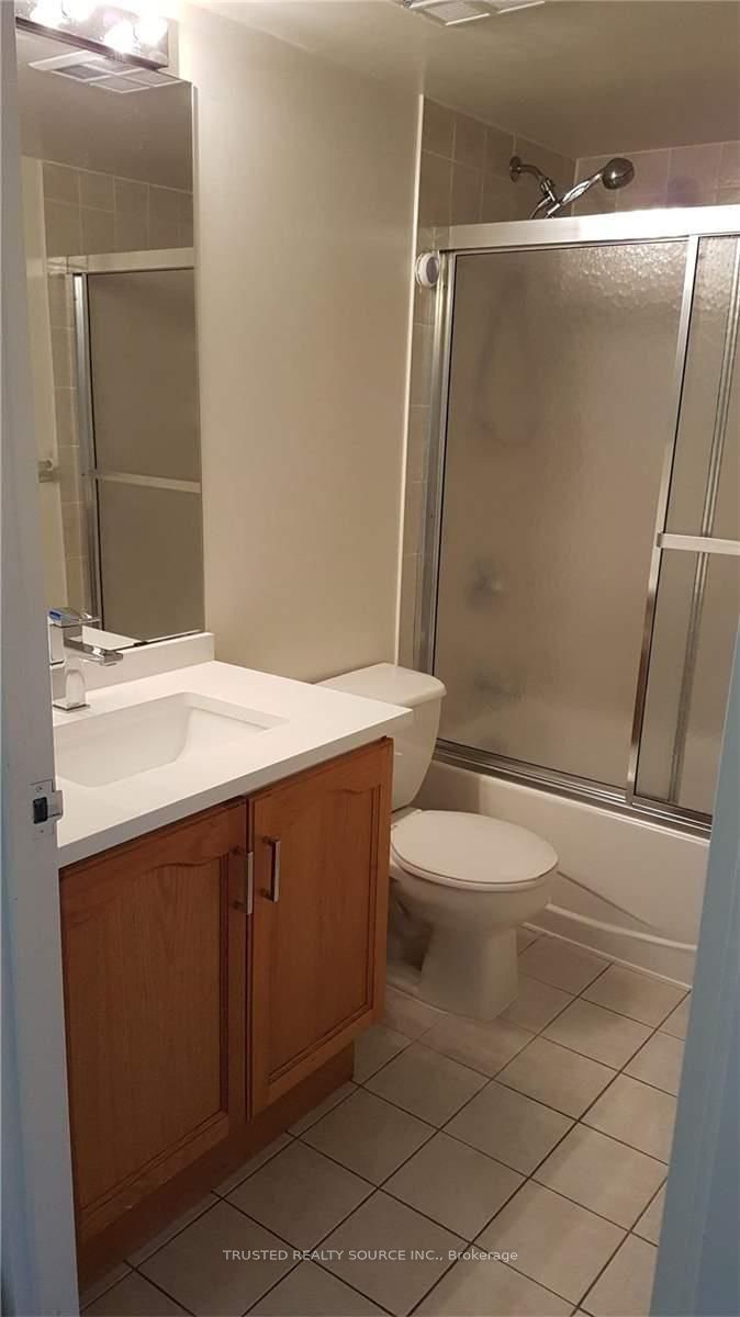 43 Eglinton Avenue E 1808 Property Photo 17