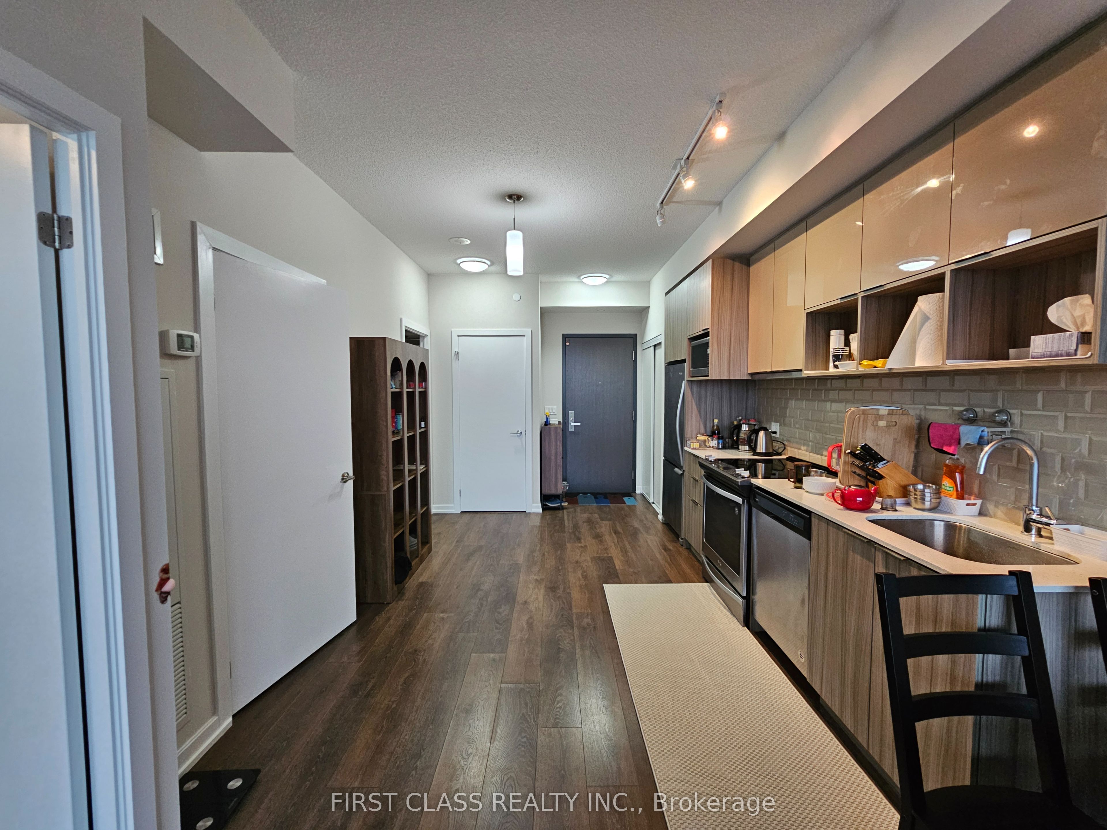 52 Forest Manor Road 418 Property Photo 4