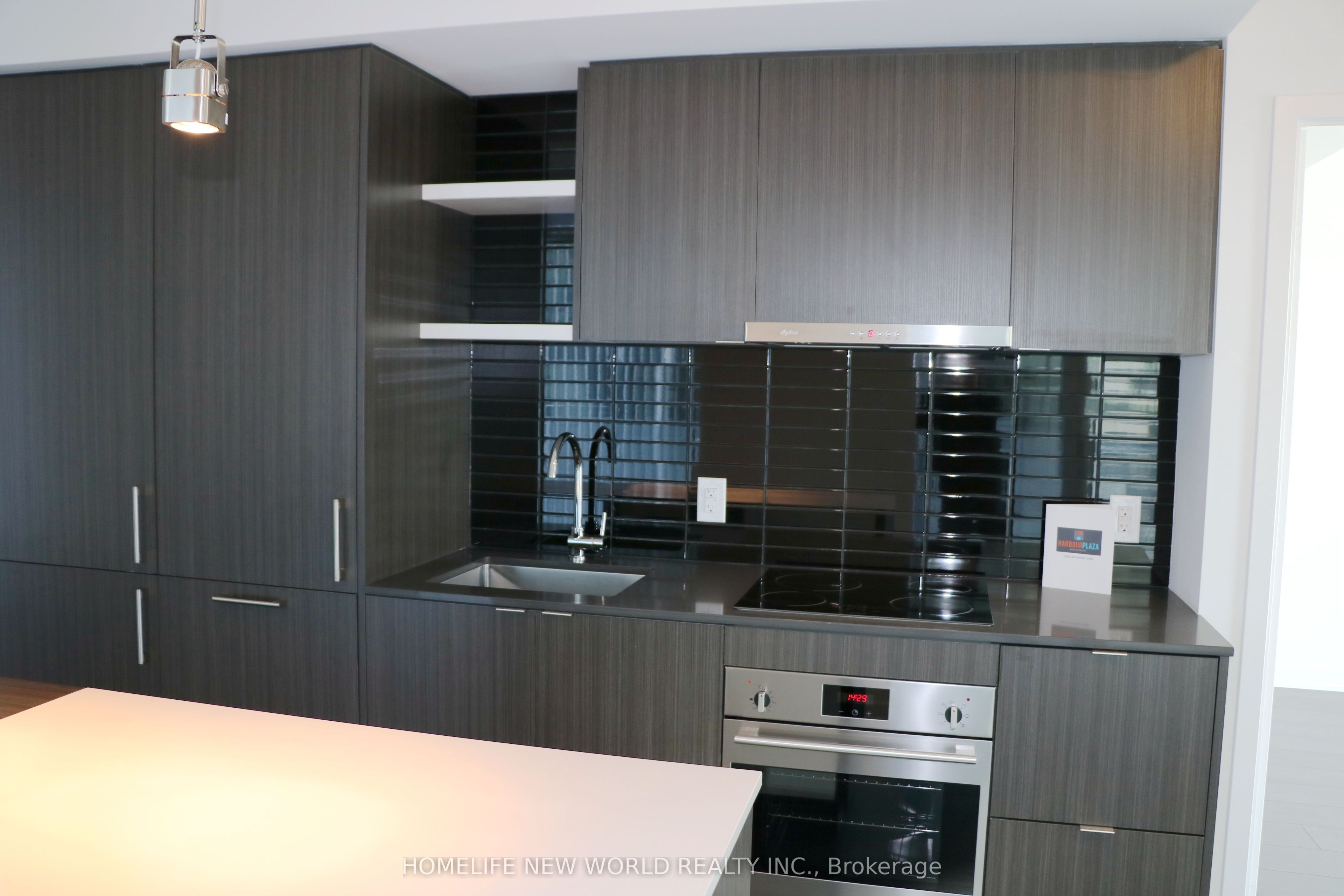 100 Harbour Street 4210 Property Photo 6