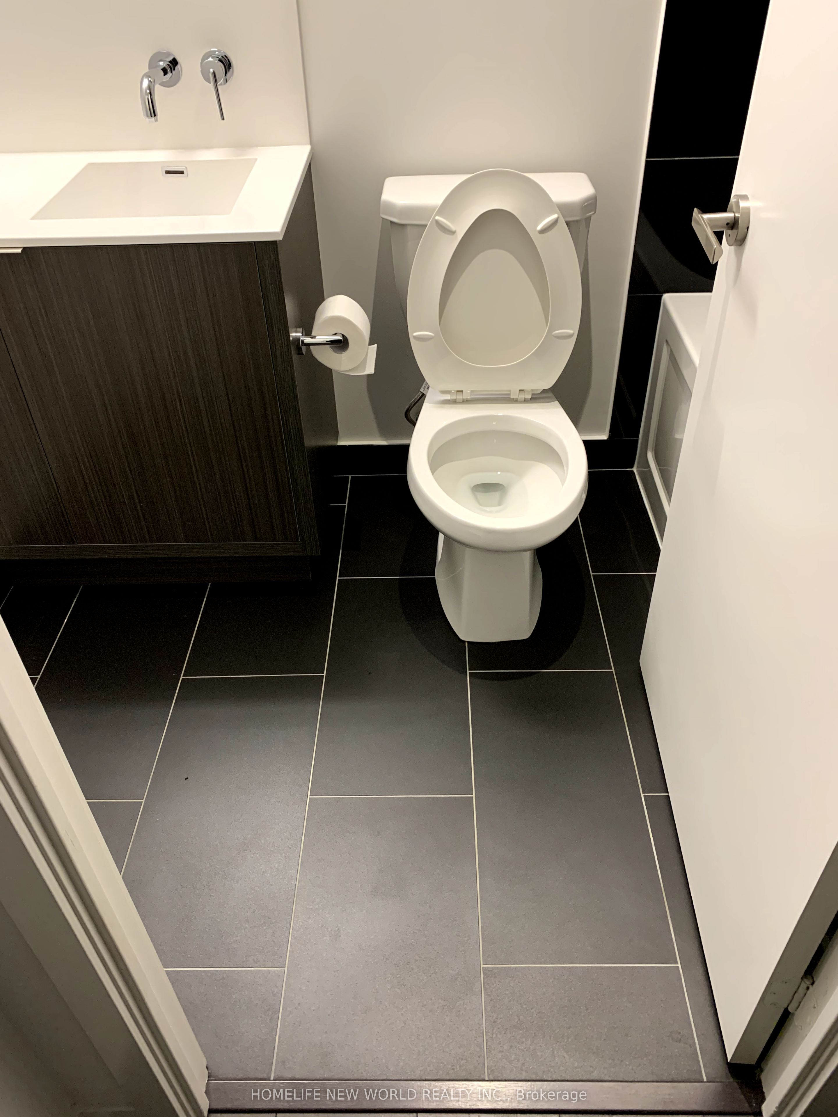 100 Harbour Street 4210 Property Photo 11