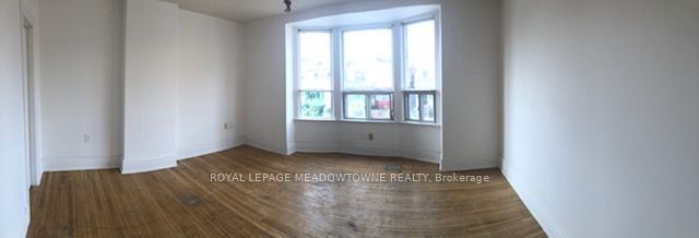 1211 College Street Upper Property Photo 19