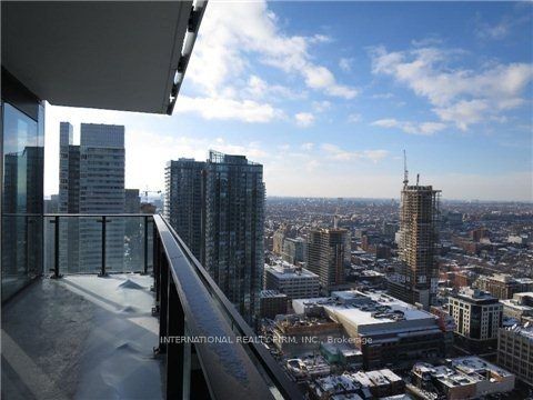 224 King Street W 3801 Property Photo 5