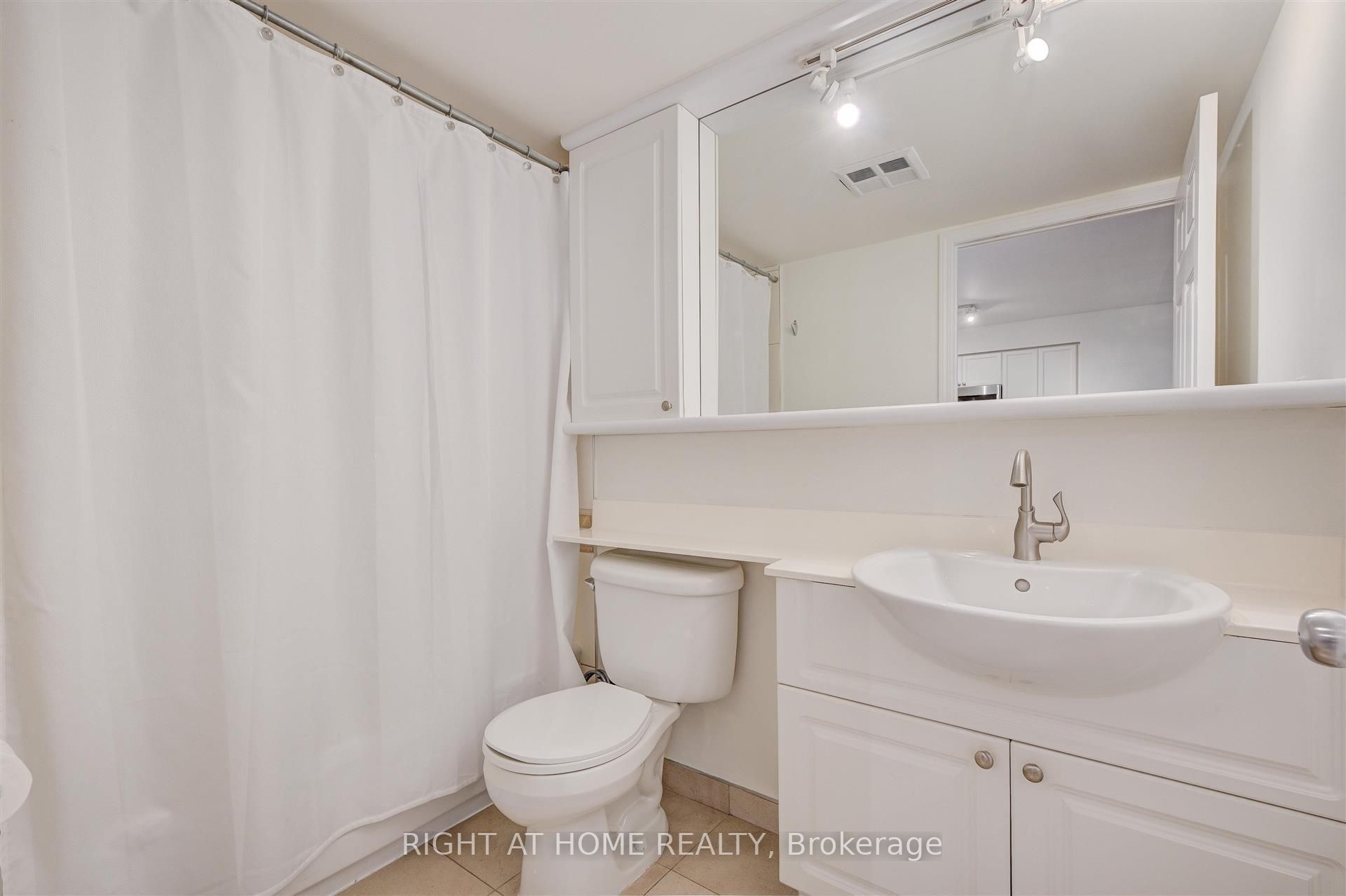 388 Bloor Street E 507 Property Photo 10