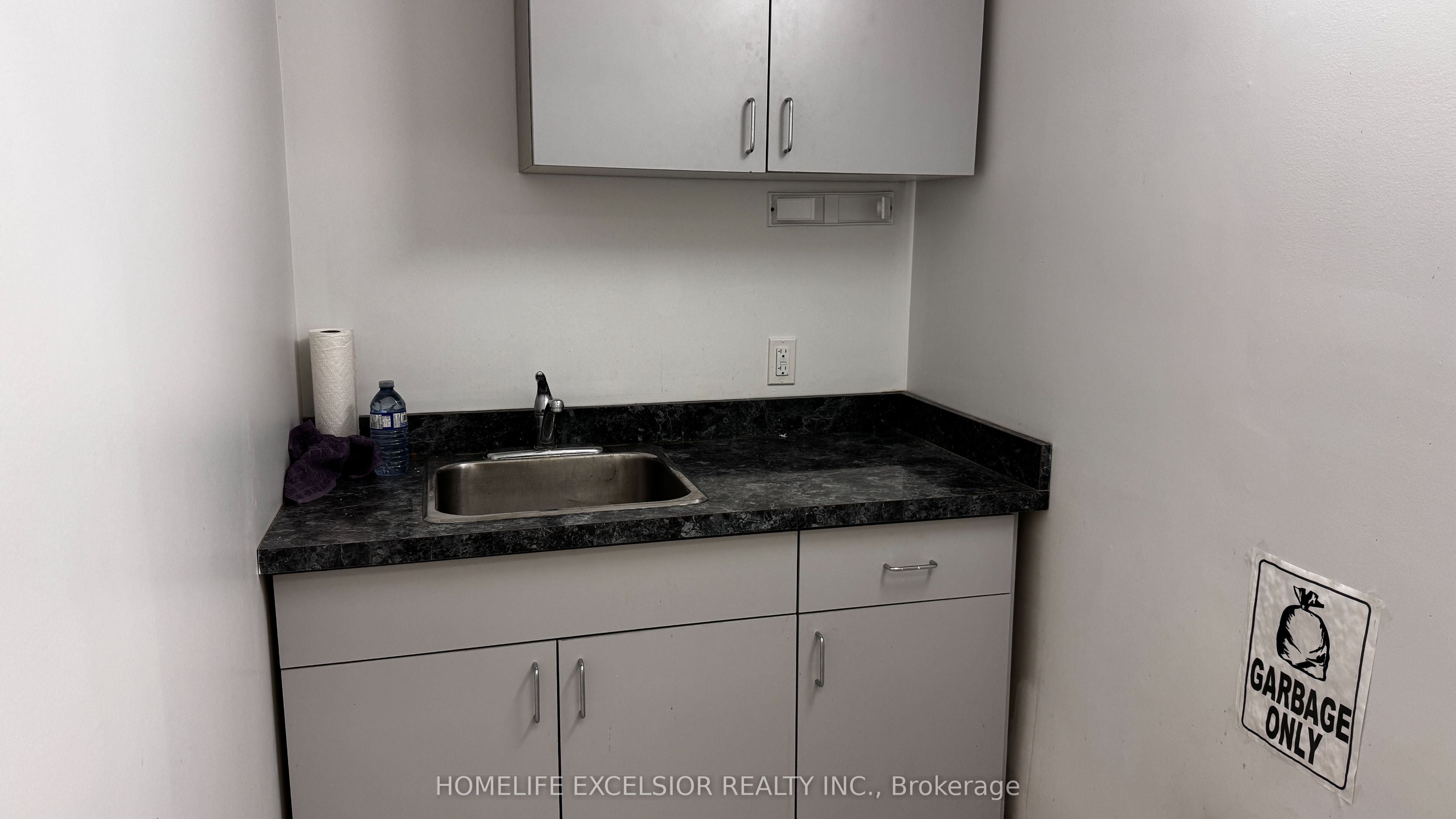 748-750 Gordon Baker Road Property Photo 17