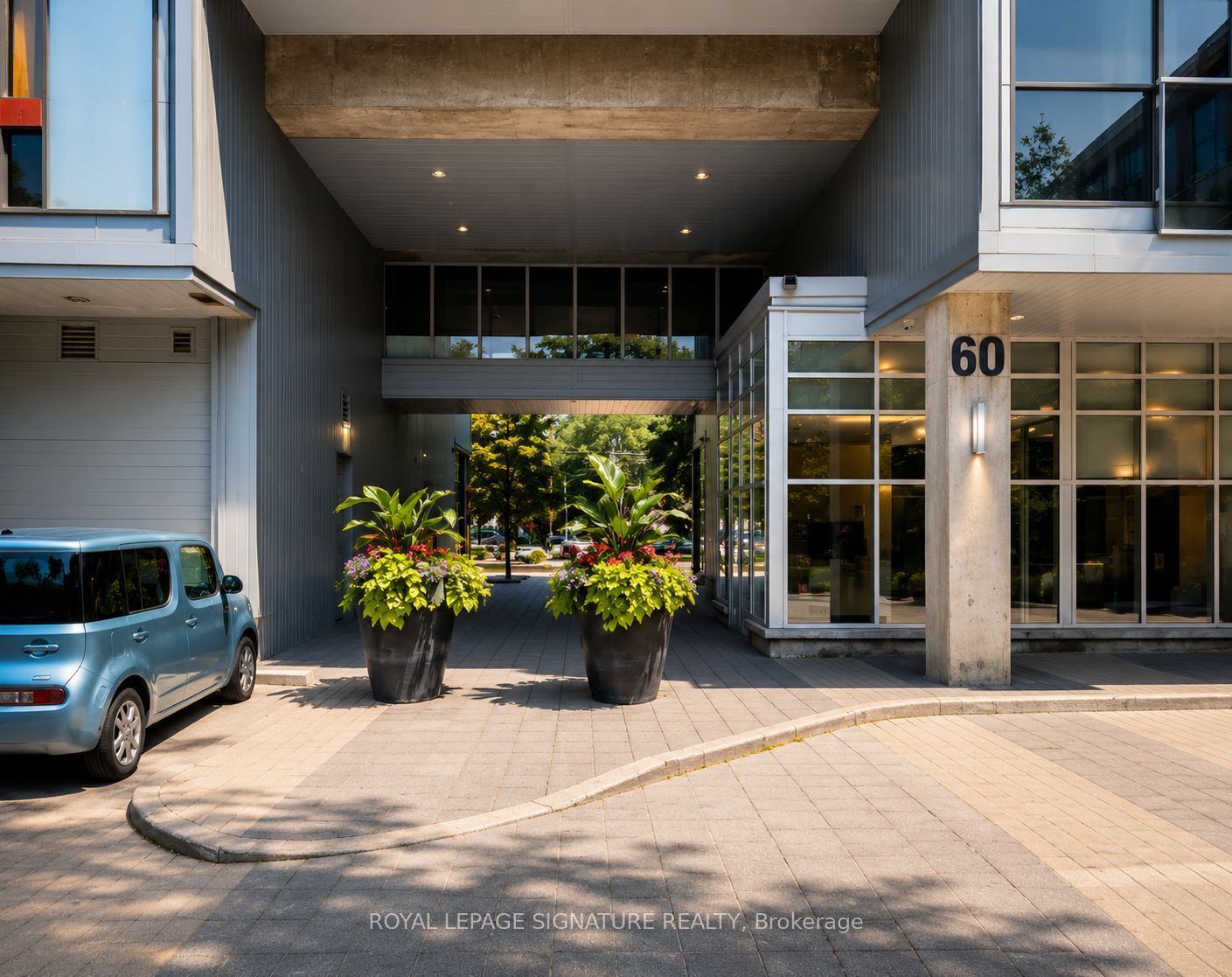 60 Bathurst Street 210 Property Photo 2