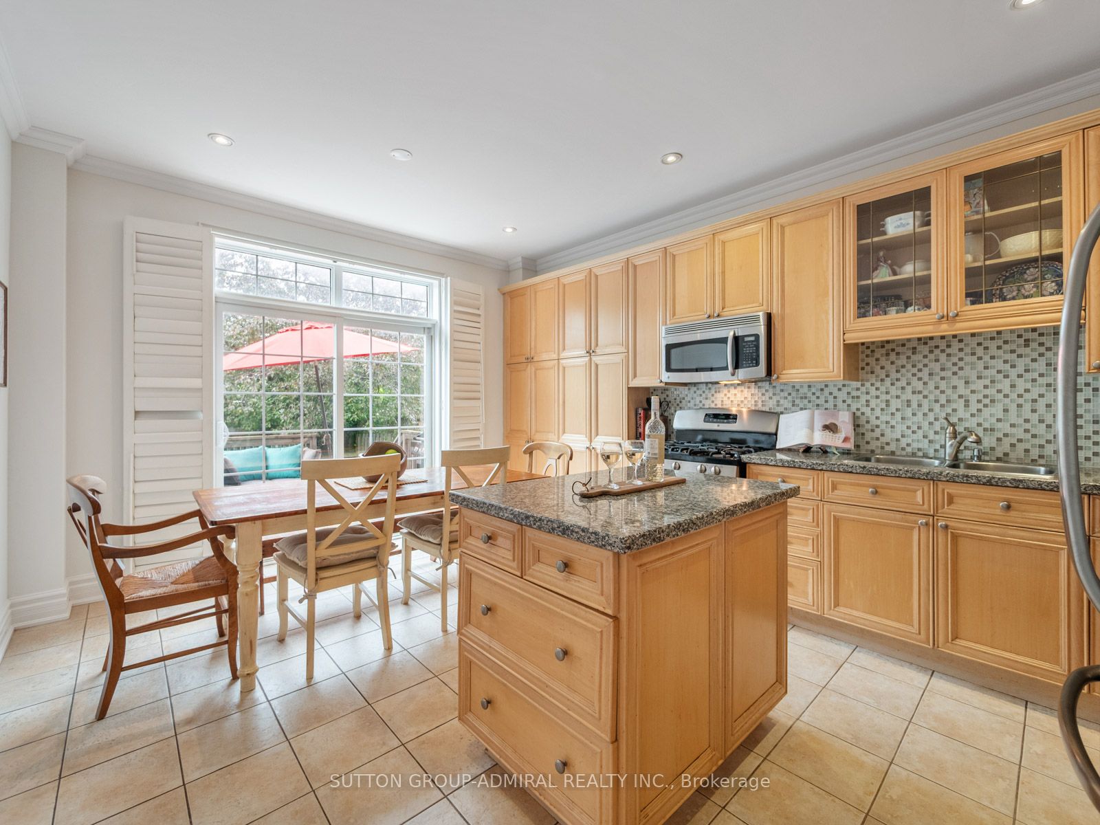 255 Cocksfield Avenue Property Photo 10