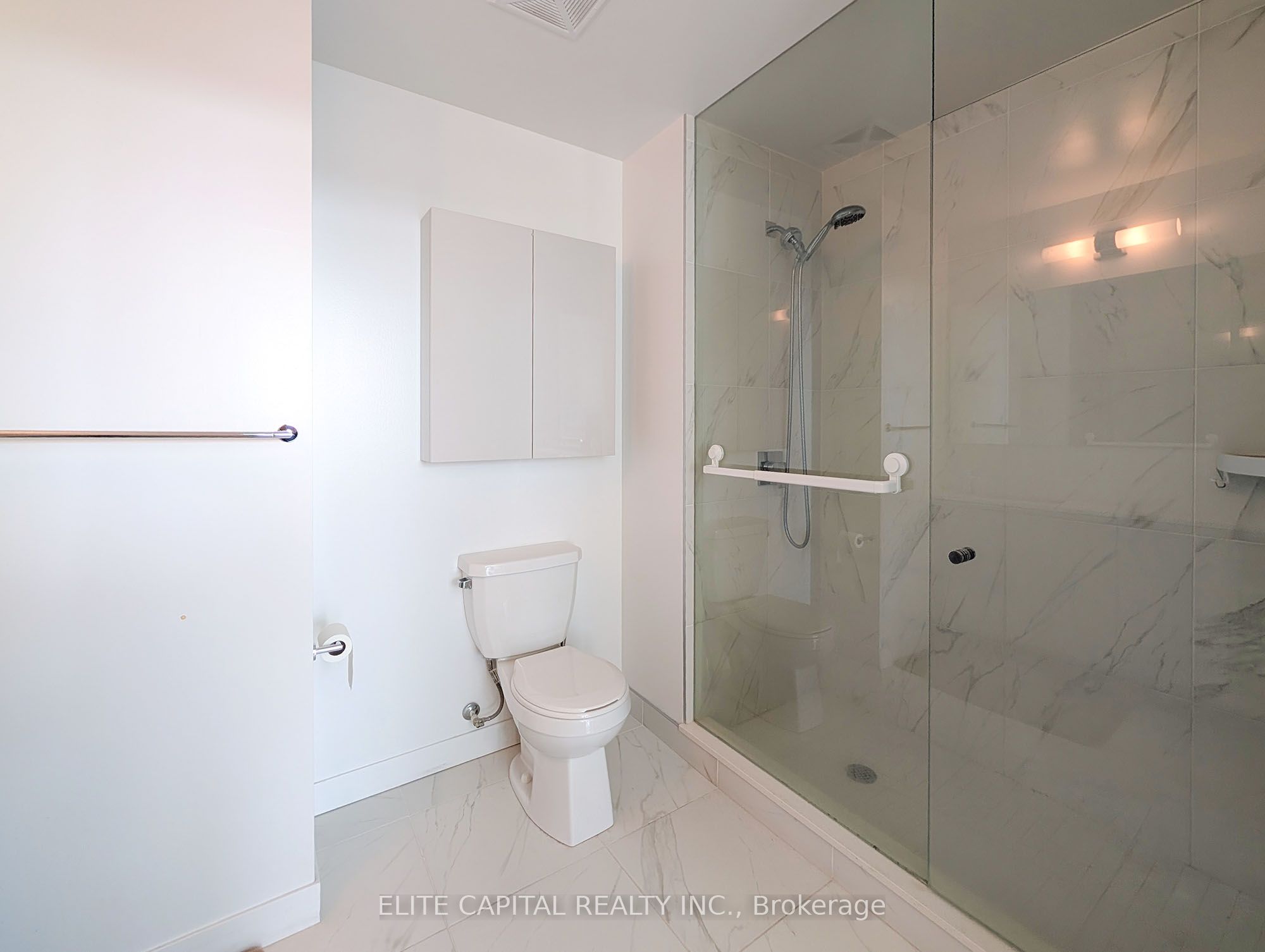31 Tippett Road 1010 Property Photo 6