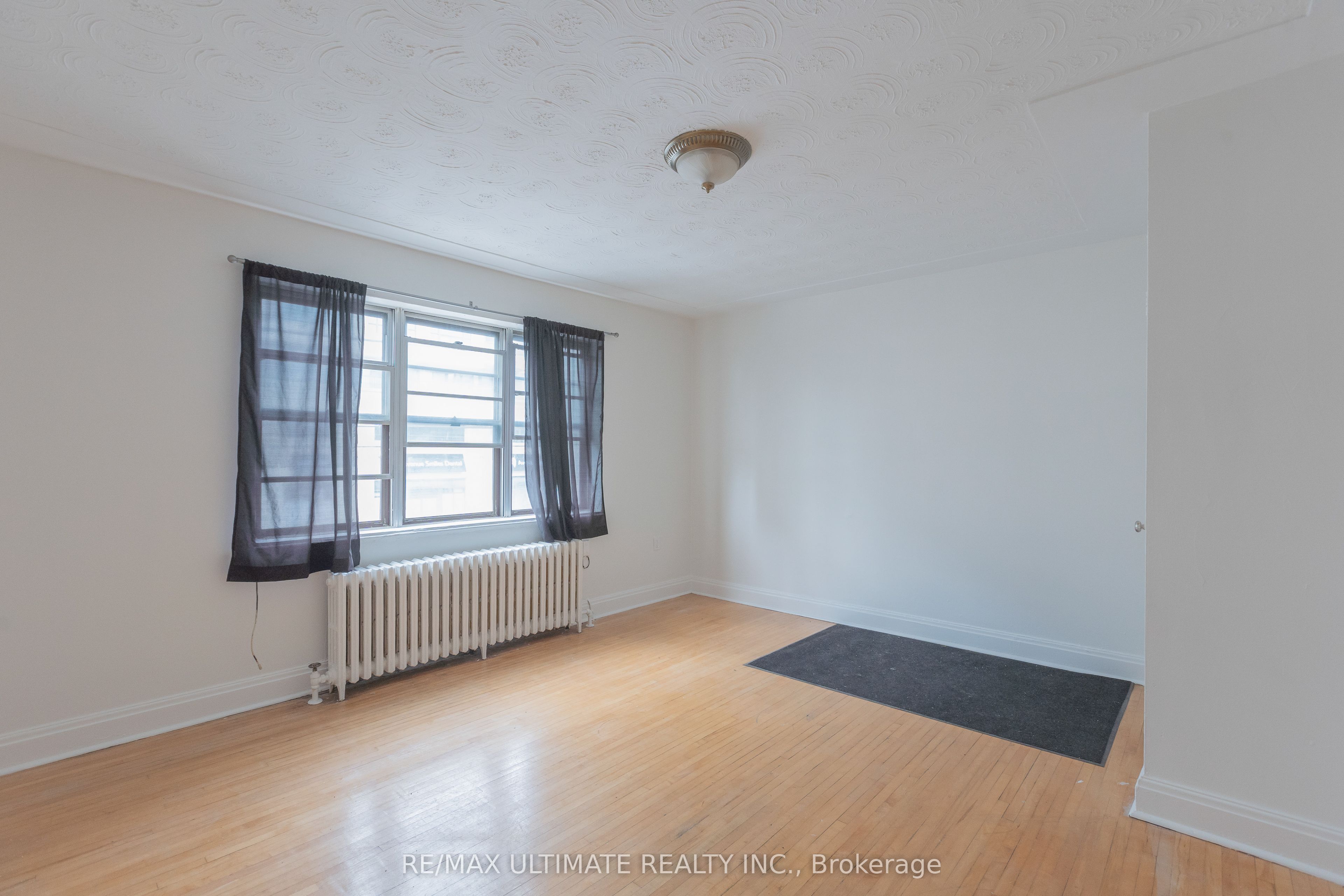 1693 Avenue Road Property Photo 14