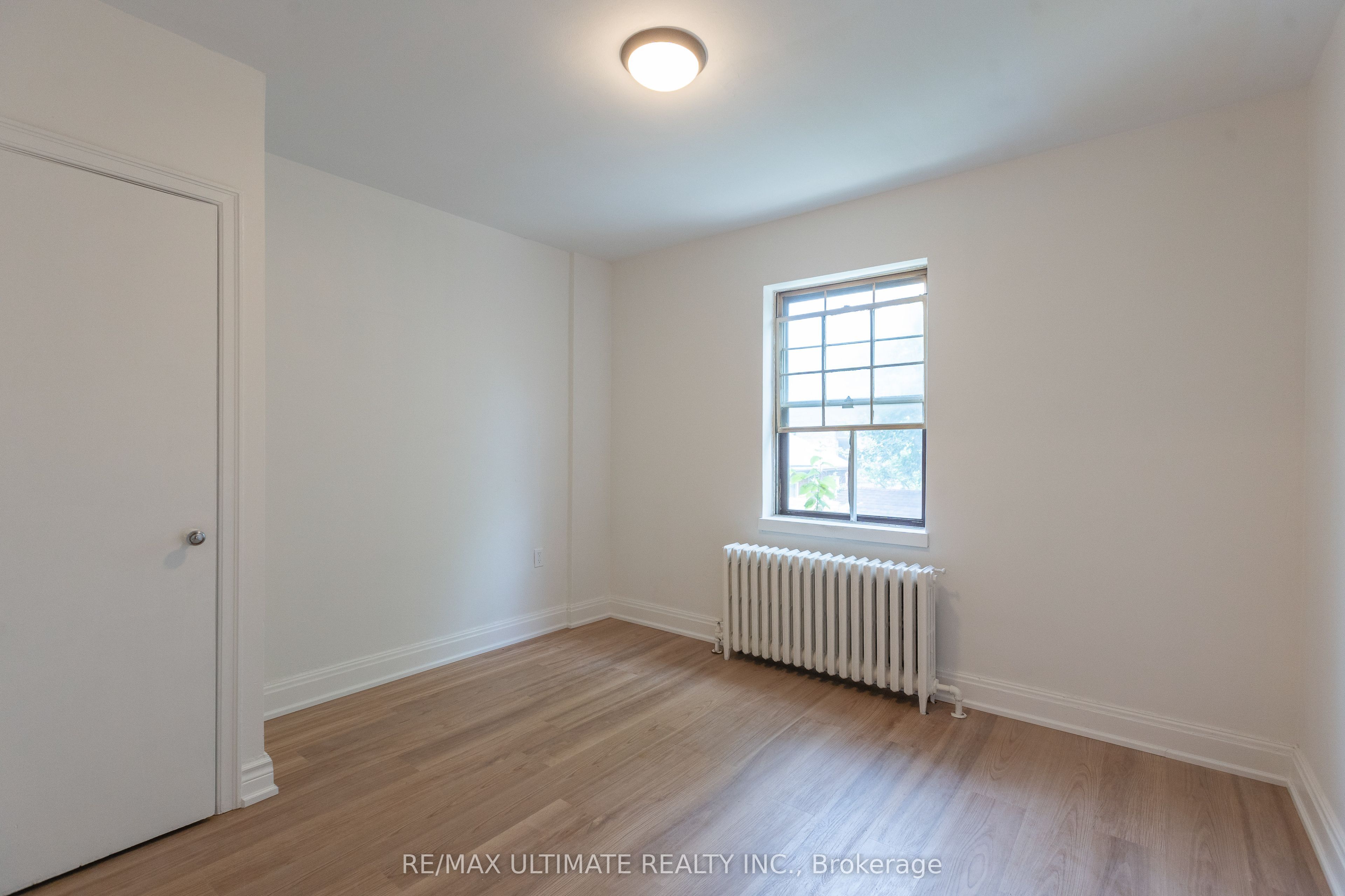 1693 Avenue Road Property Photo 15