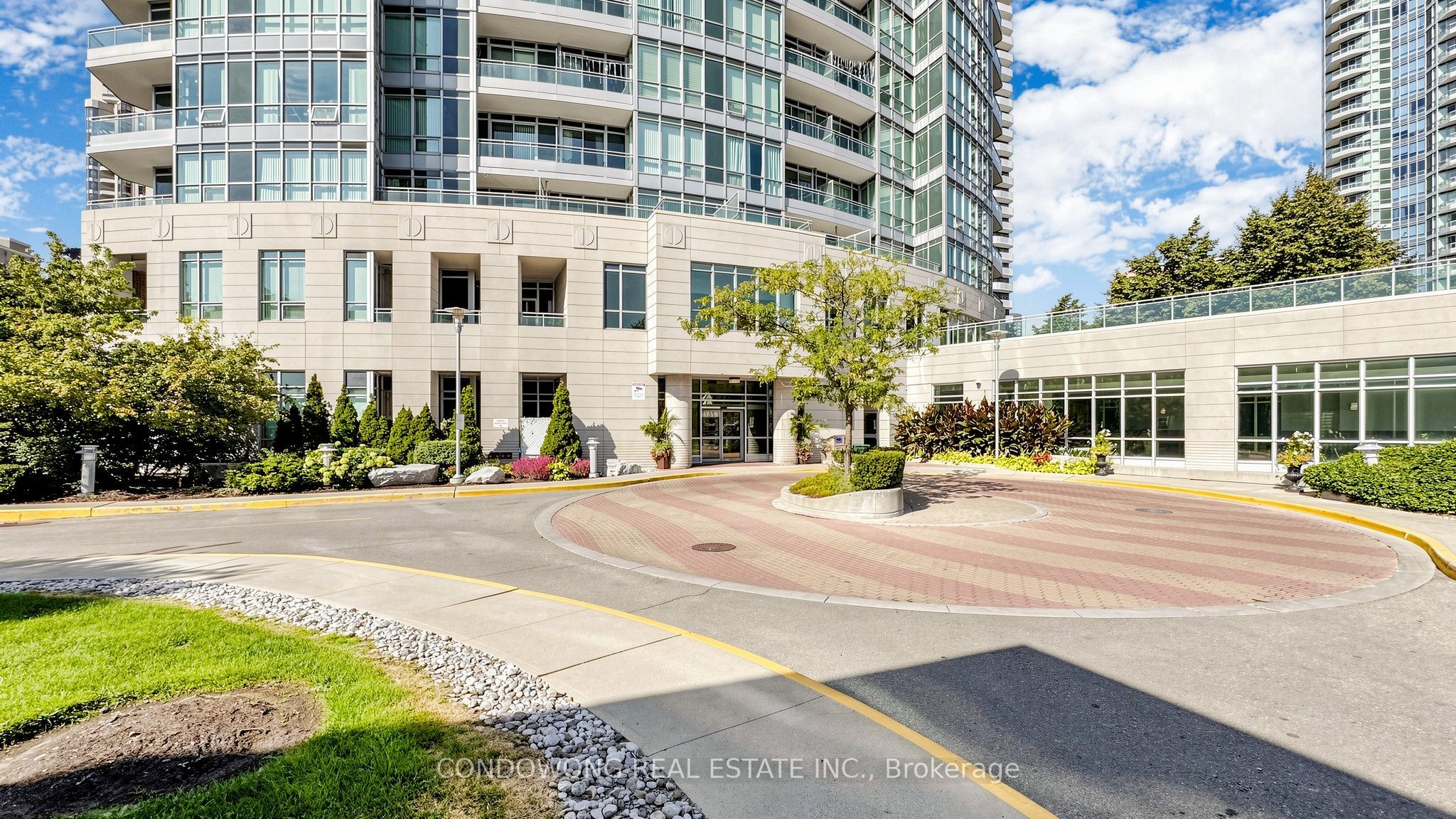 60 Byng Avenue 1101 Property Photo 2