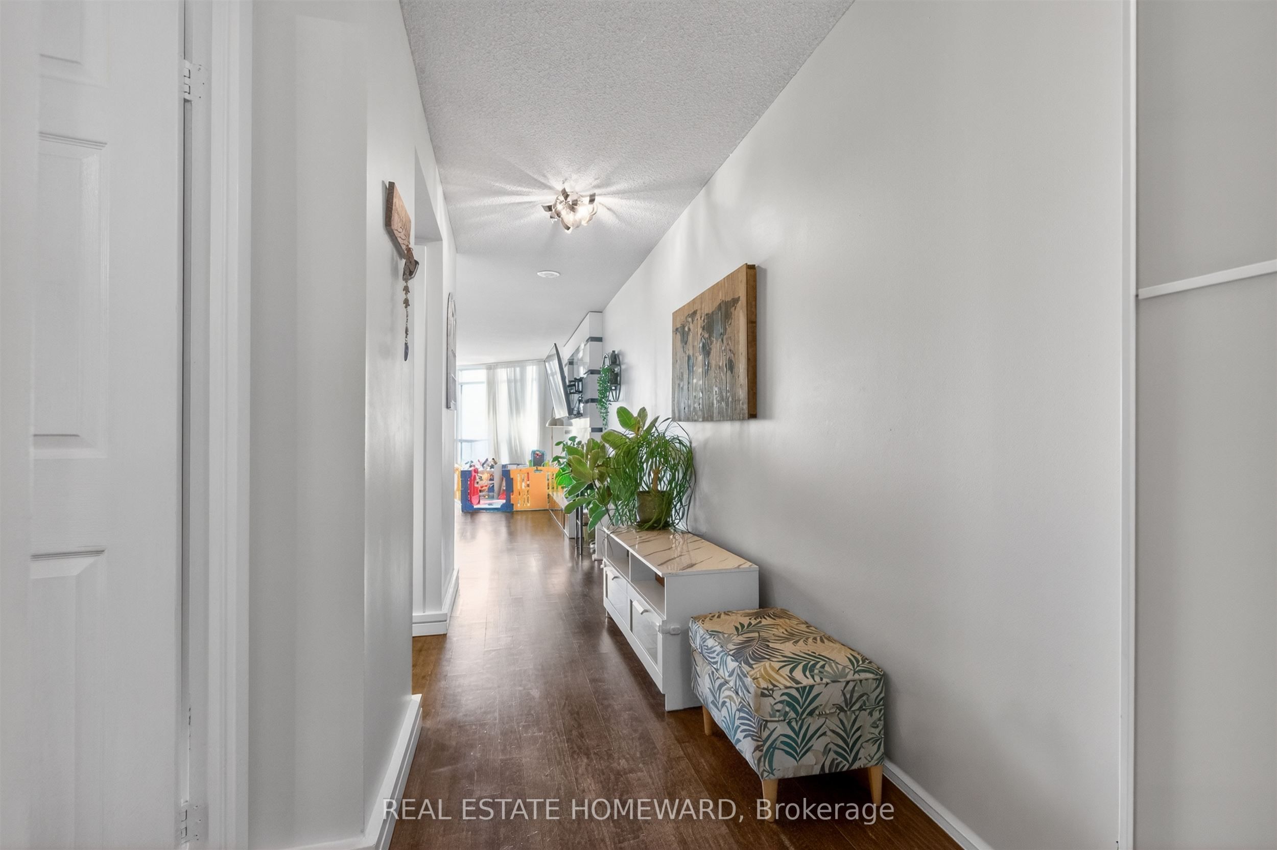 30 Harrison Garden Boulevard 602 Property Photo 3