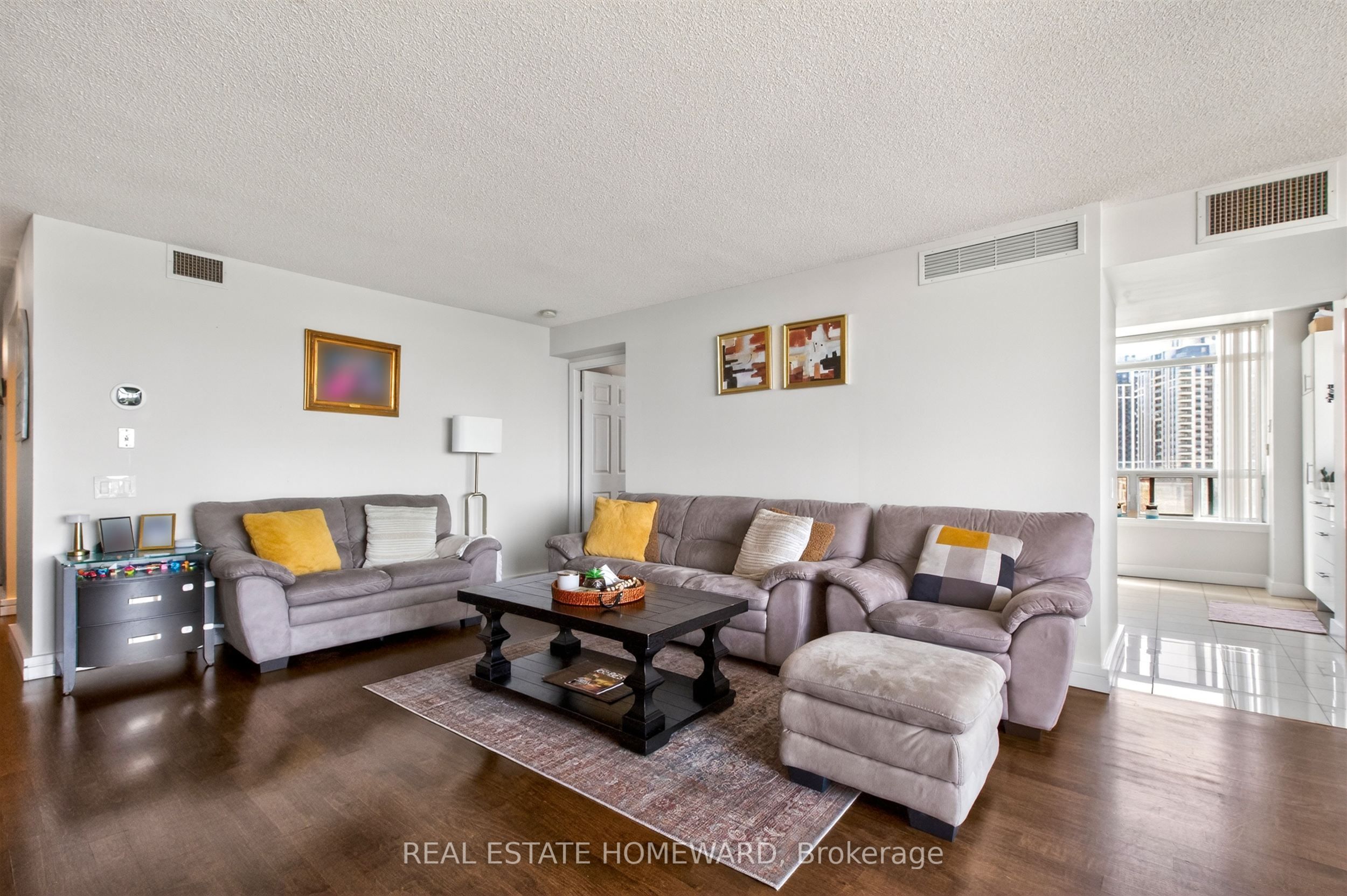 30 Harrison Garden Boulevard 602 Property Photo 7