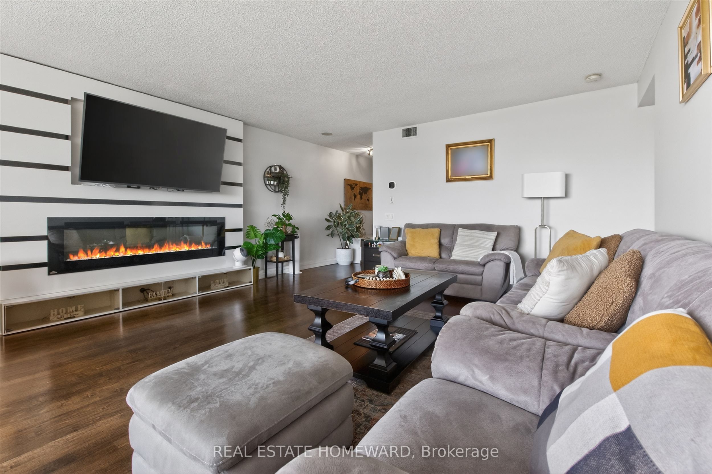 30 Harrison Garden Boulevard 602 Property Photo 8