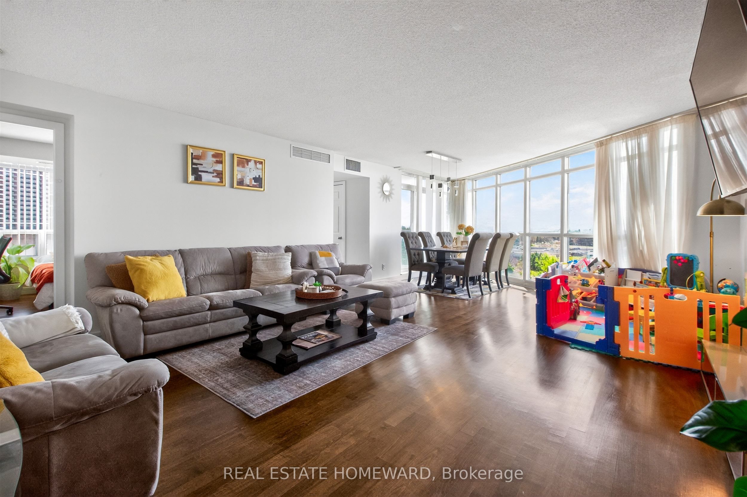 30 Harrison Garden Boulevard 602 Property Photo 11
