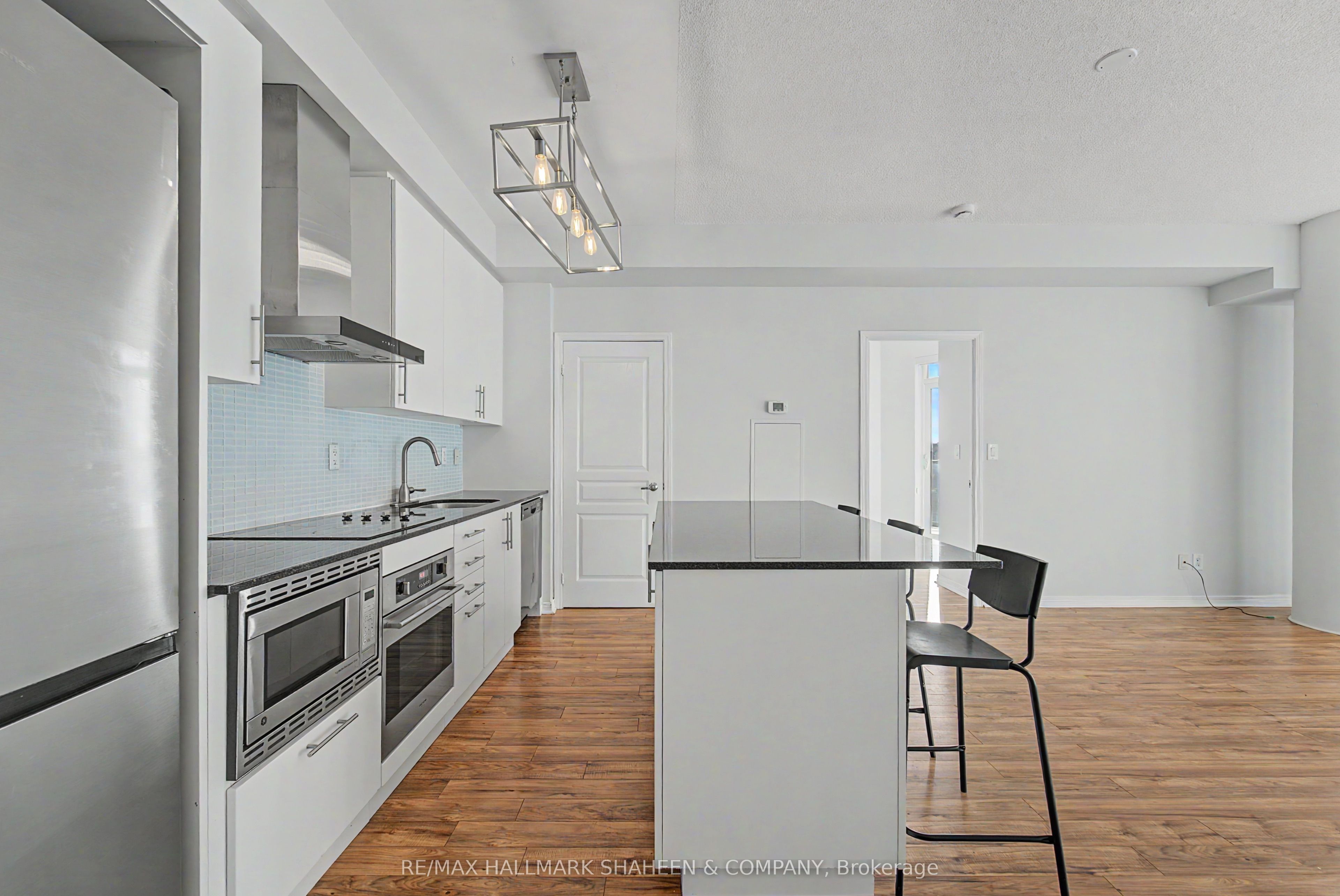 352 Front Street W 1815 Property Photo 9