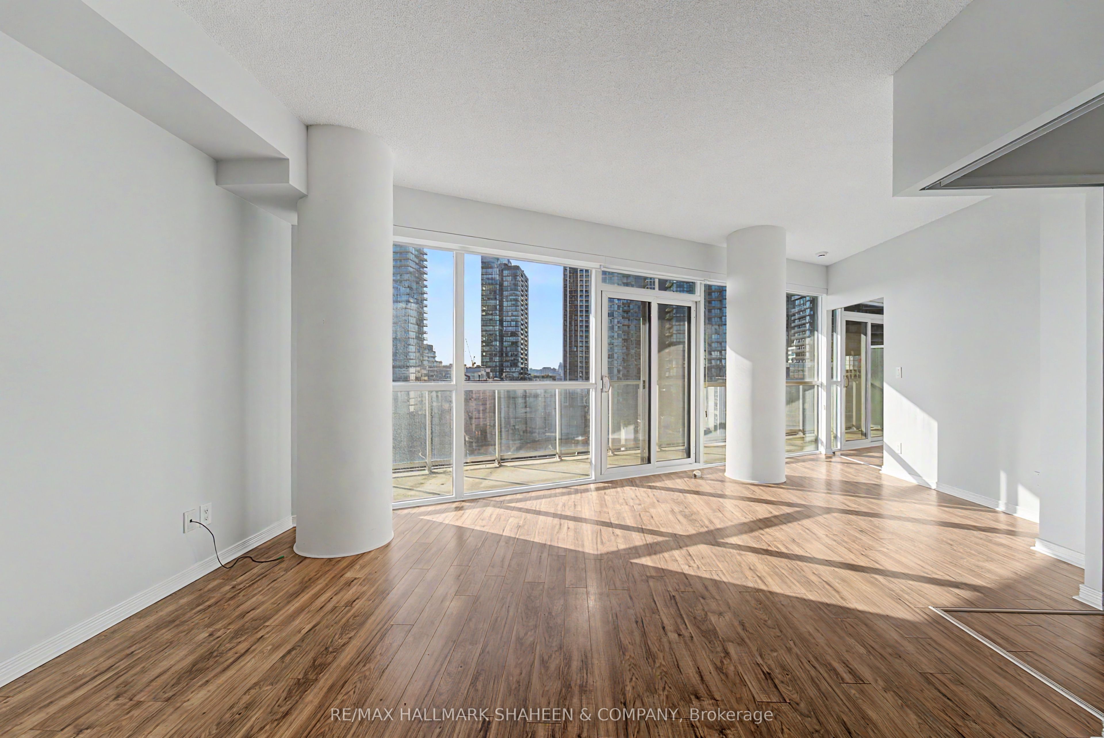 352 Front Street W 1815 Property Photo 11