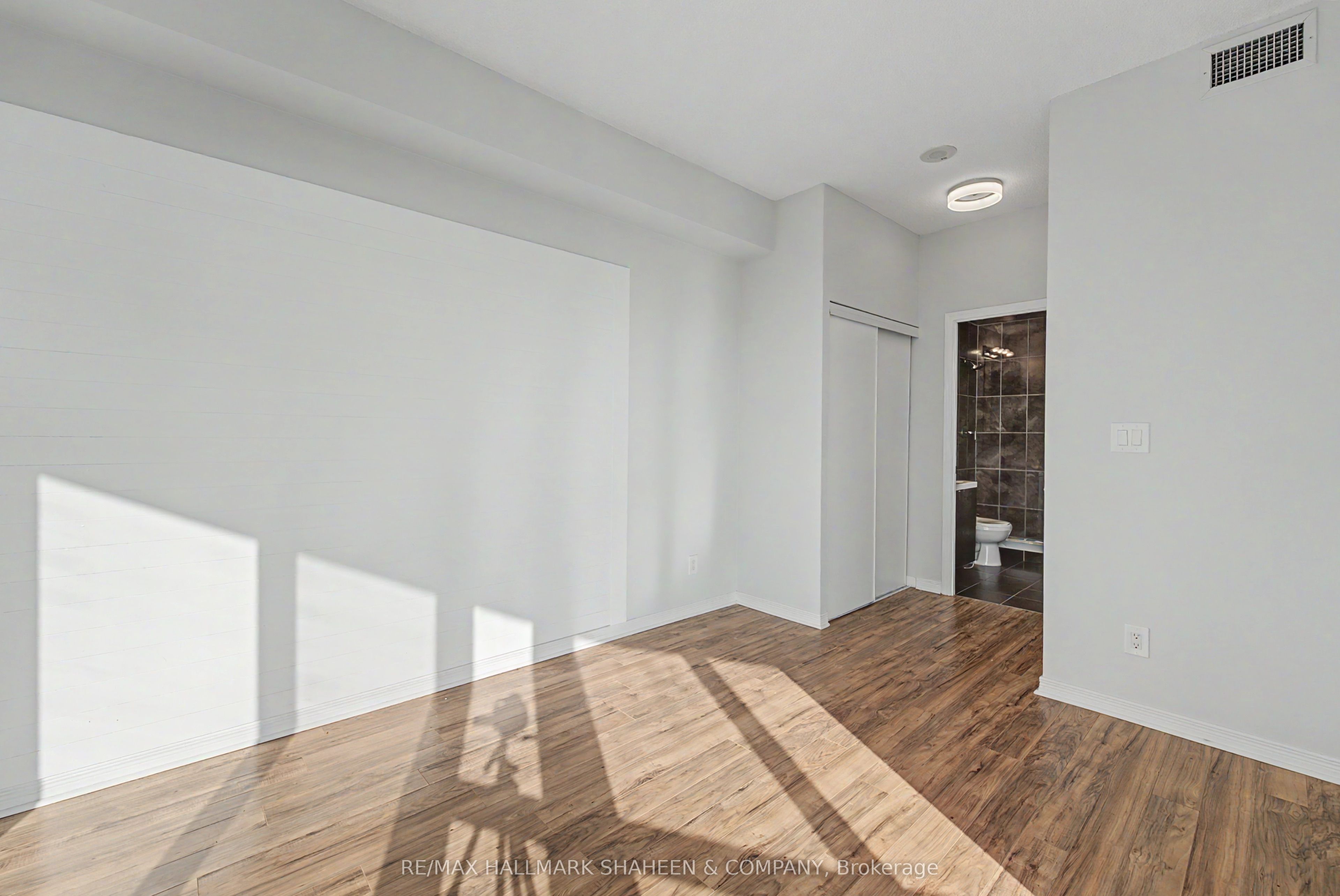 352 Front Street W 1815 Property Photo 19