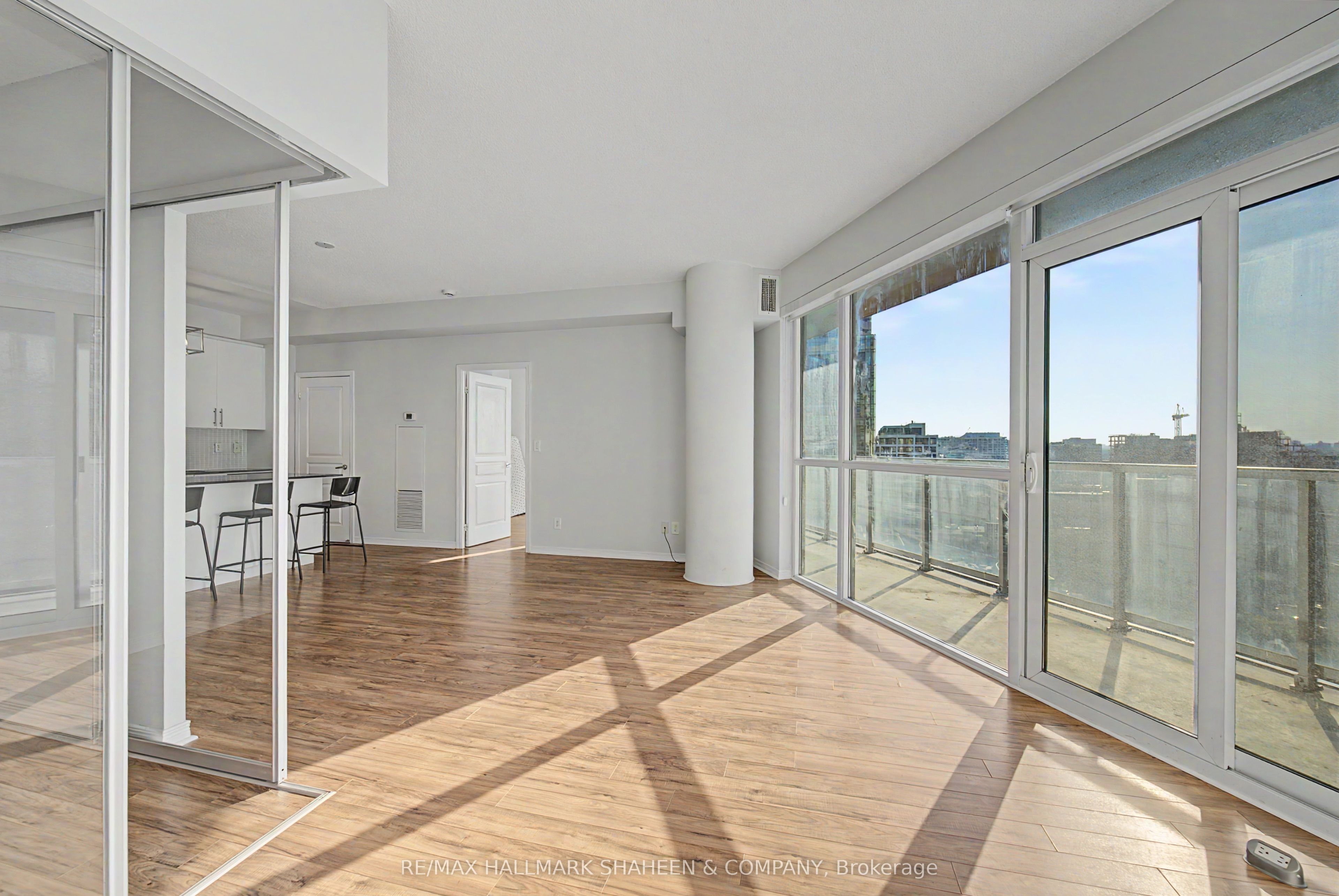 352 Front Street W 1815 Property Photo 21