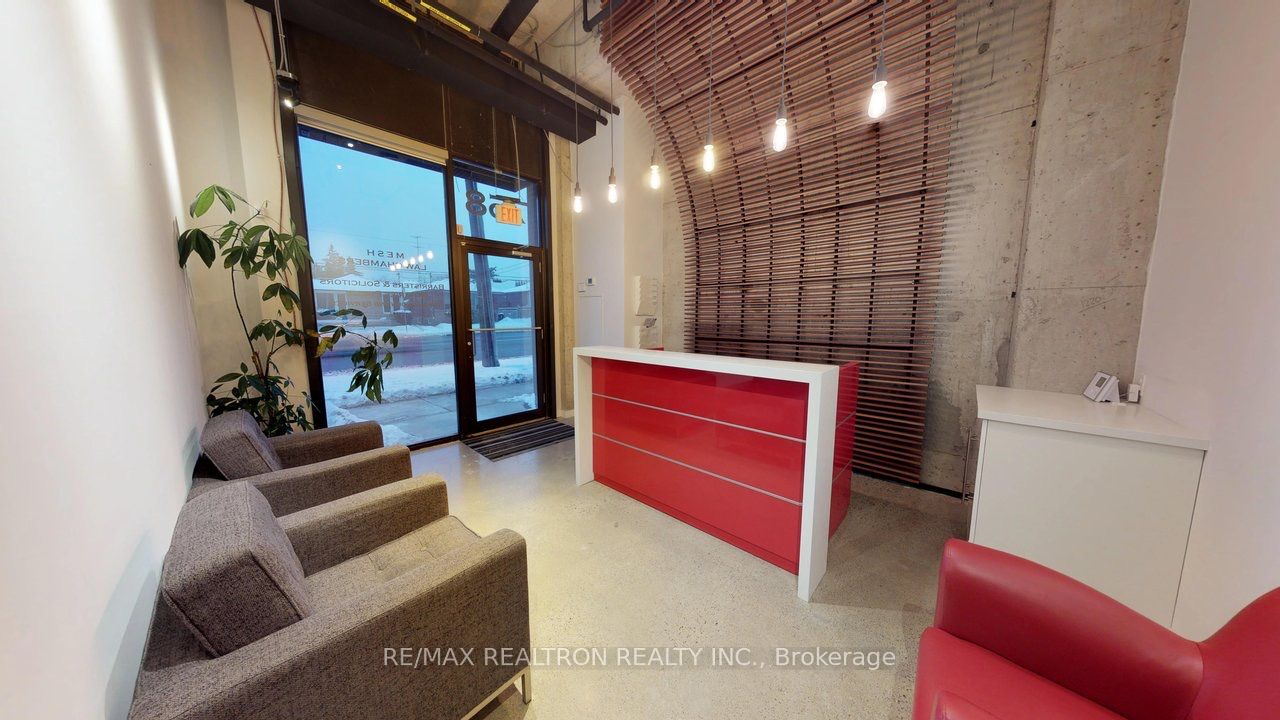 758 Sheppard Avenue W Property Photo 1
