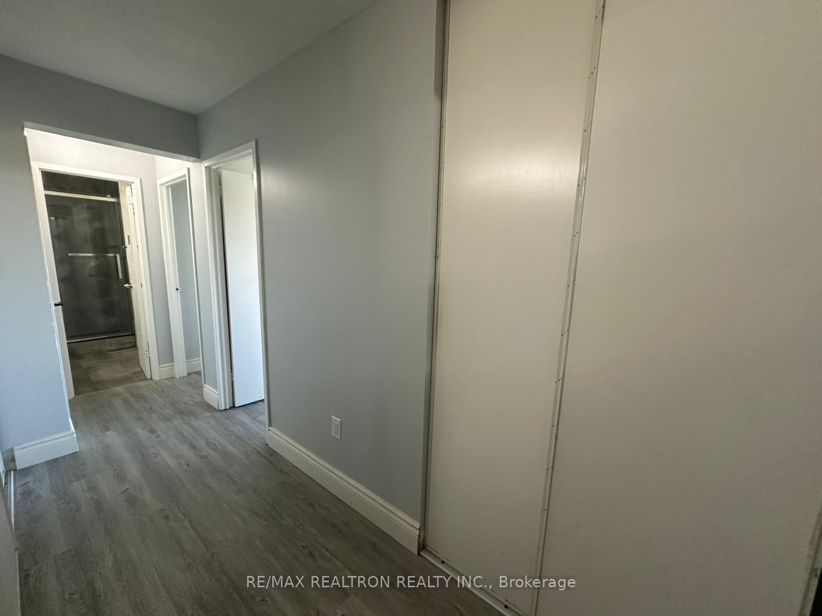 100 Leeward Glenway 1401 Property Photo 13