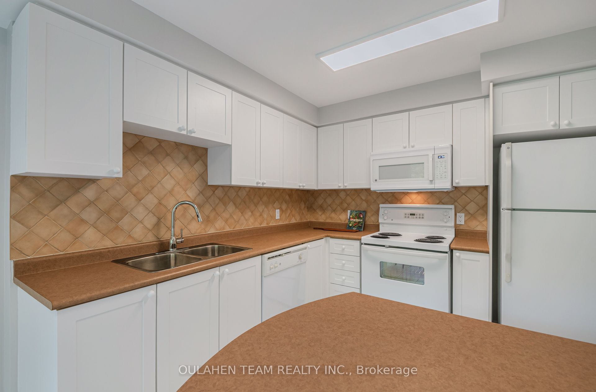 16 Dallimore Circle 212 Property Photo 10