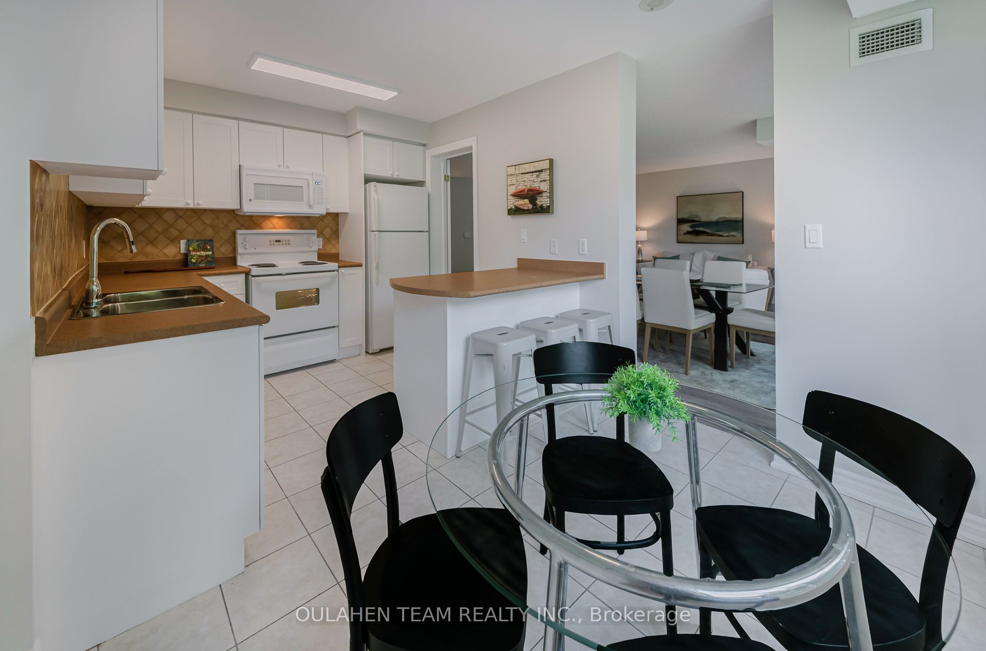 16 Dallimore Circle 212 Property Photo 12