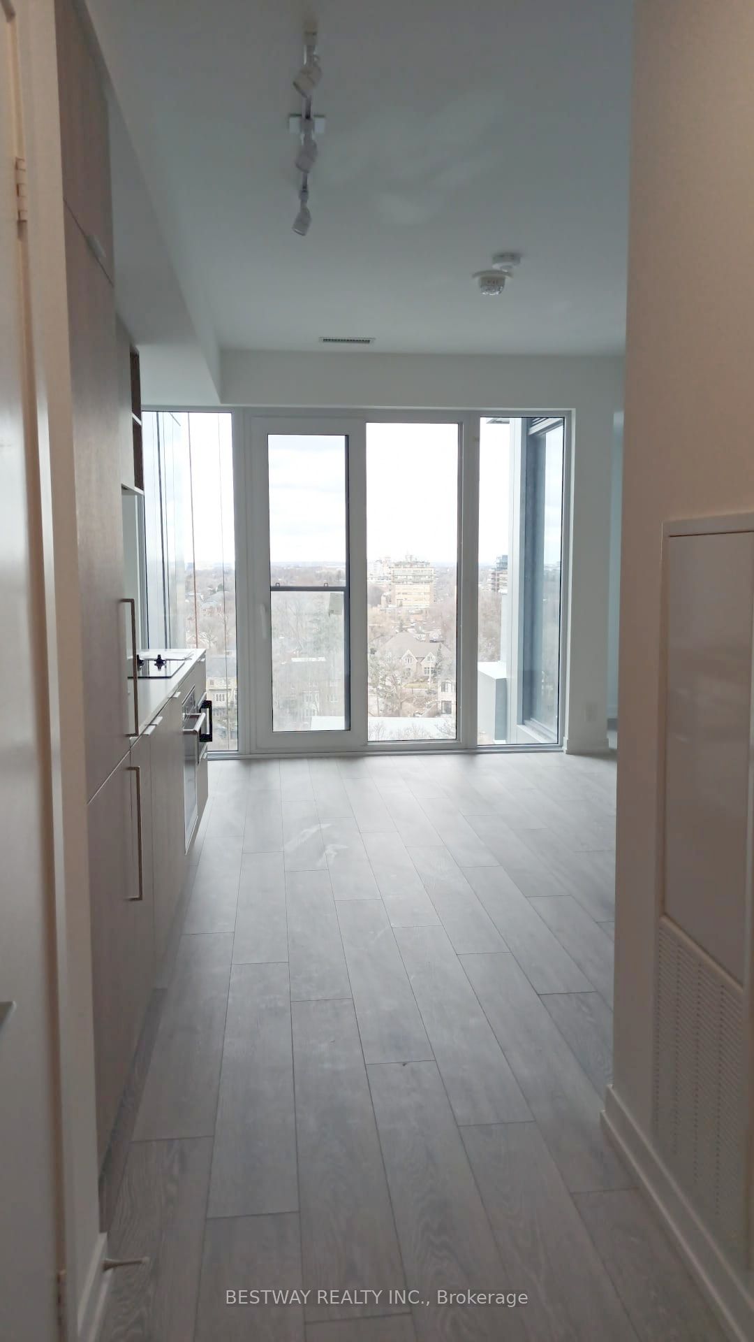 2020 Bathurst Street 1611 Property Photo 1
