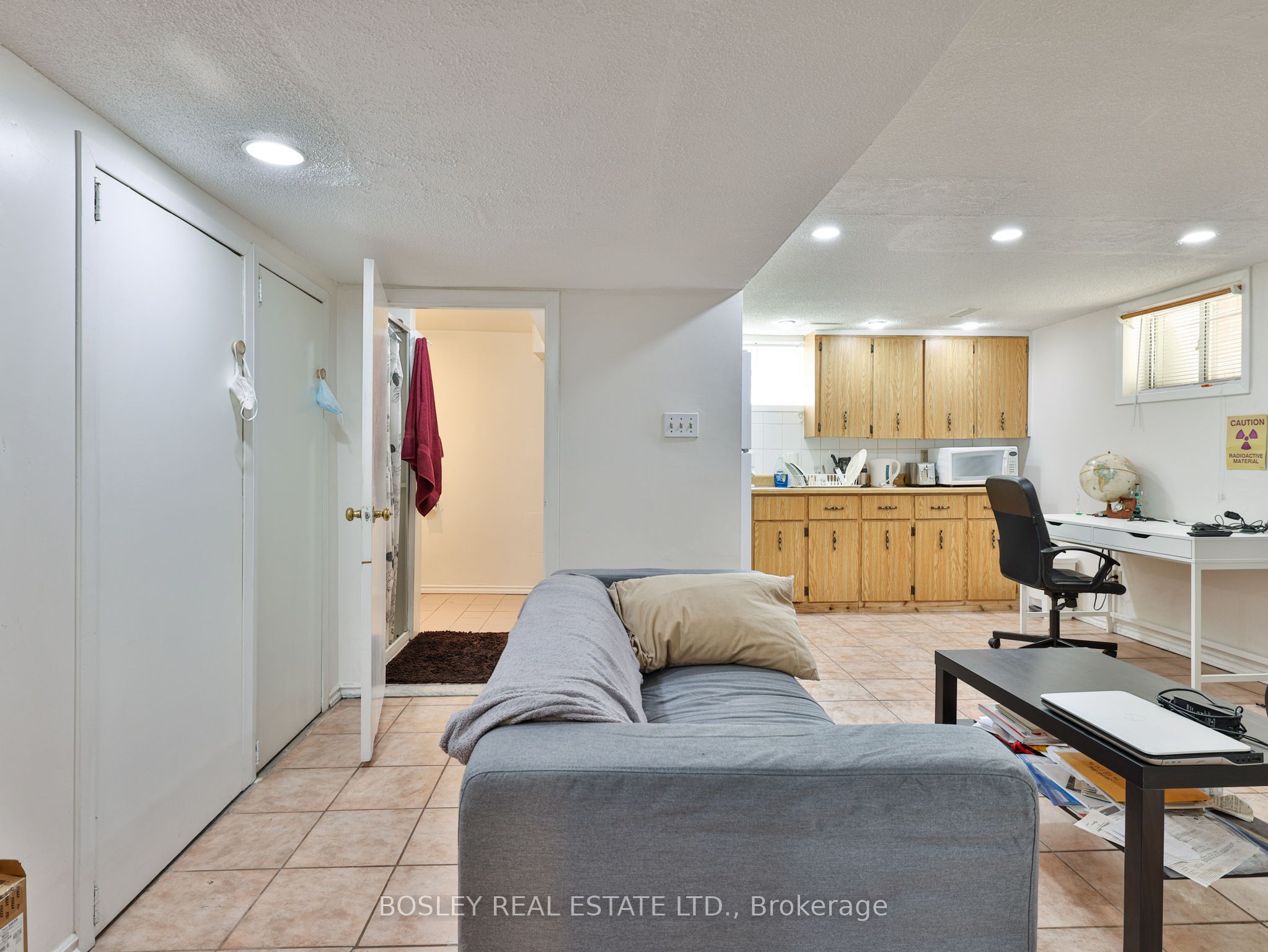 283 Davisville Avenue Lower Property Photo 2