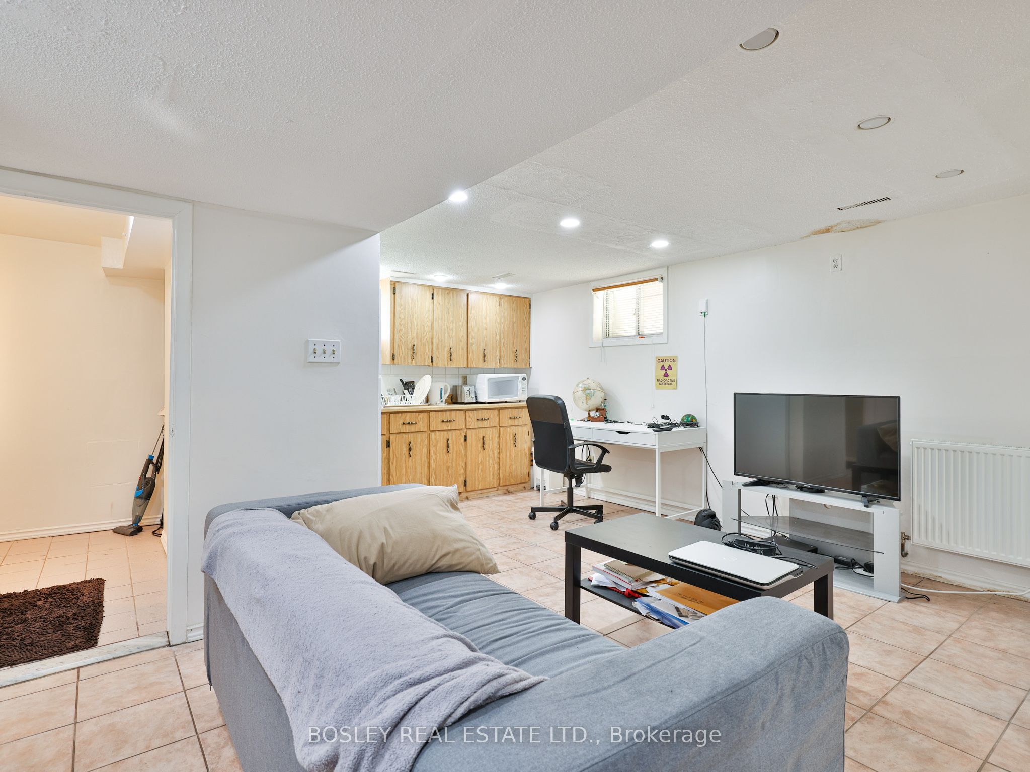 283 Davisville Avenue Lower Property Photo 3
