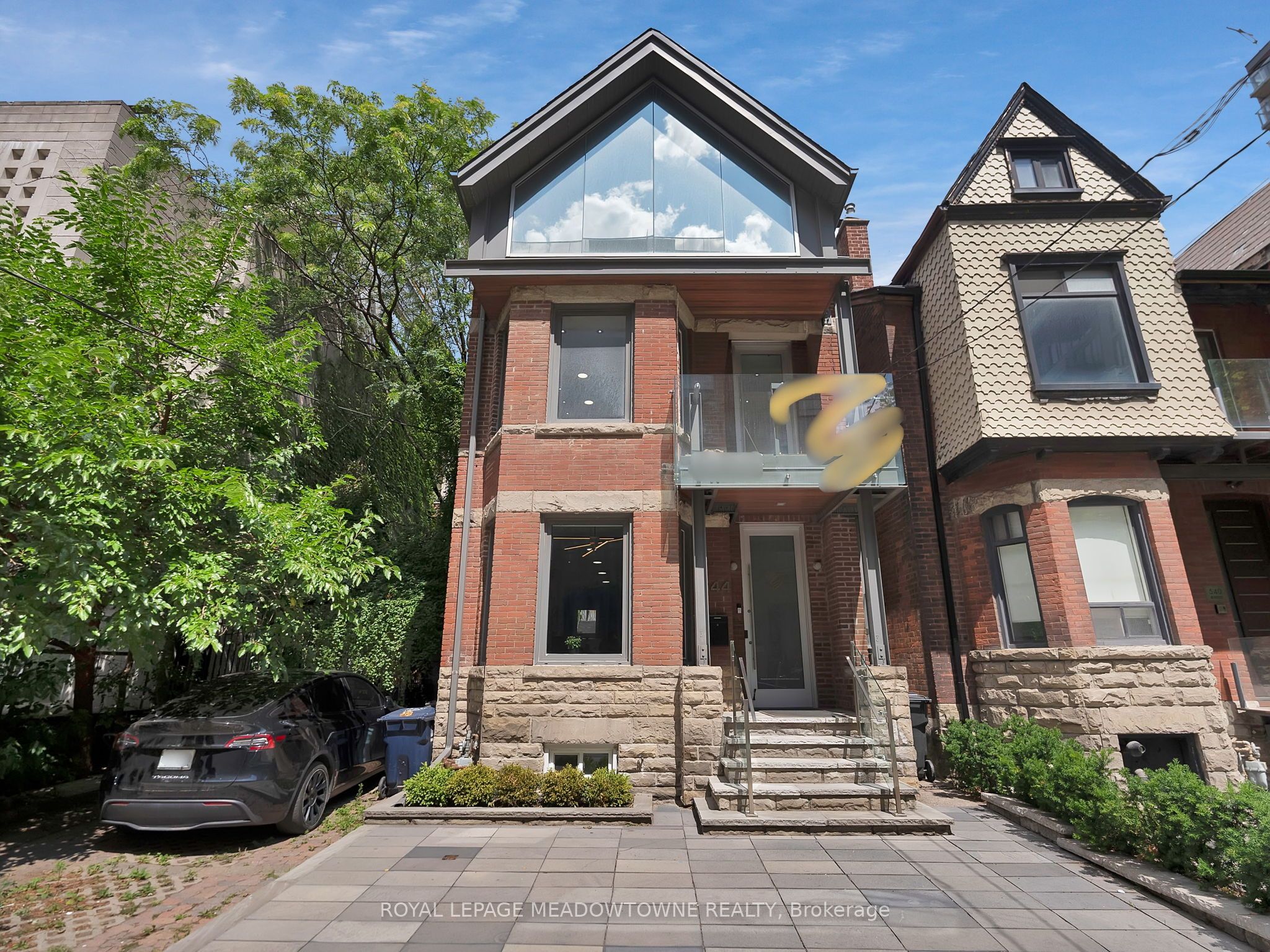 544 Richmond Street W
