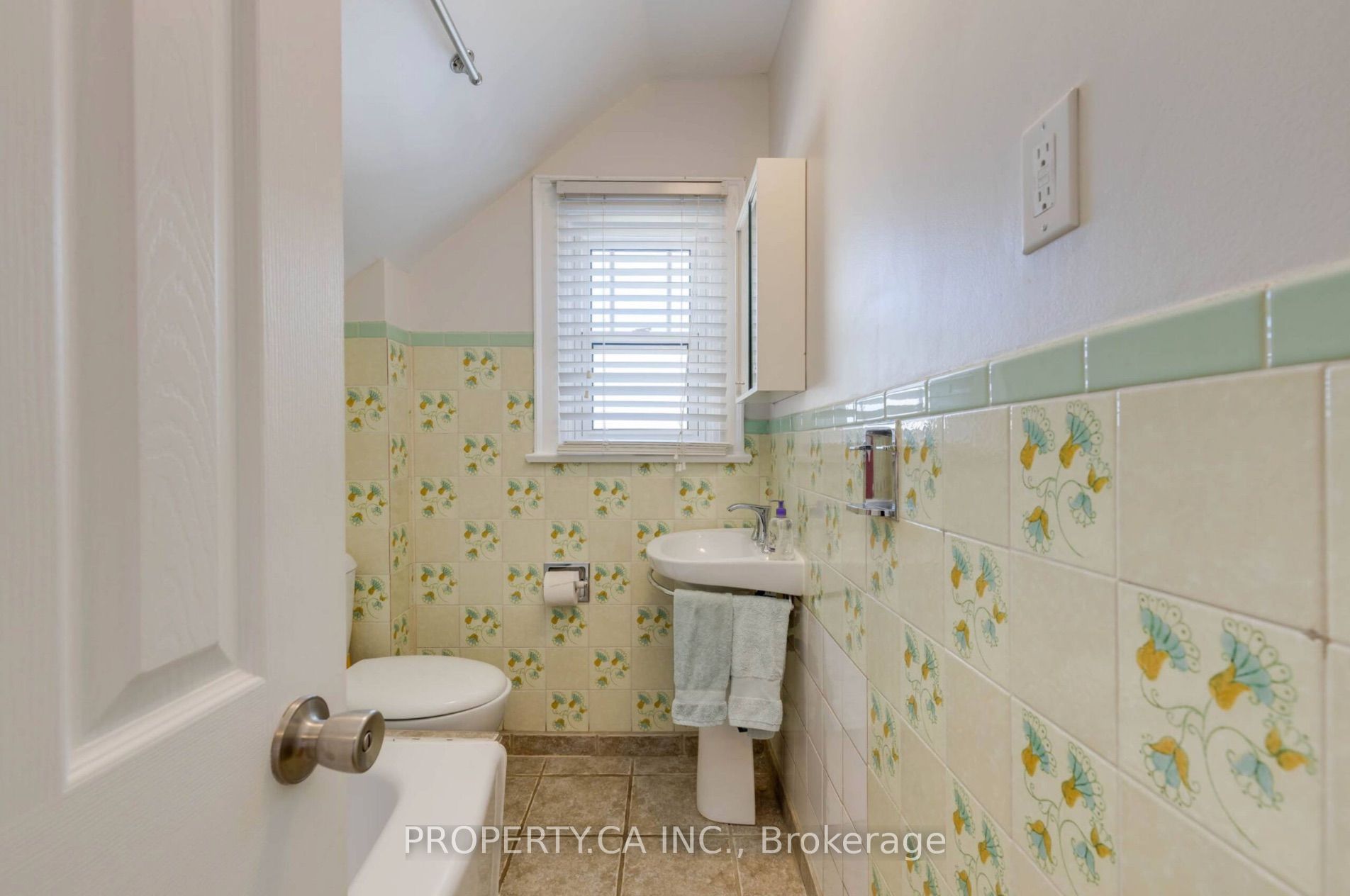 34 Ashbury Avenue Property Photo 16