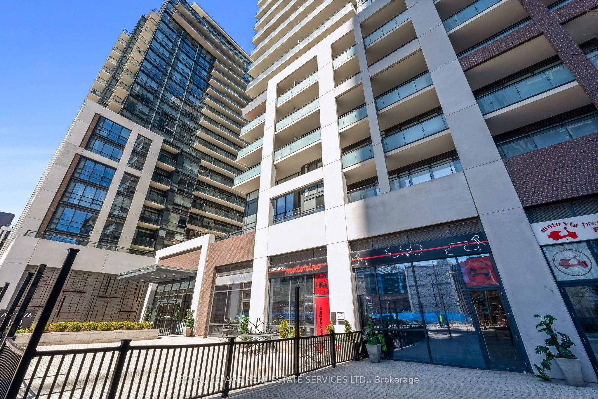 462-464-466-468 Adelaide Street E Property Photo 2