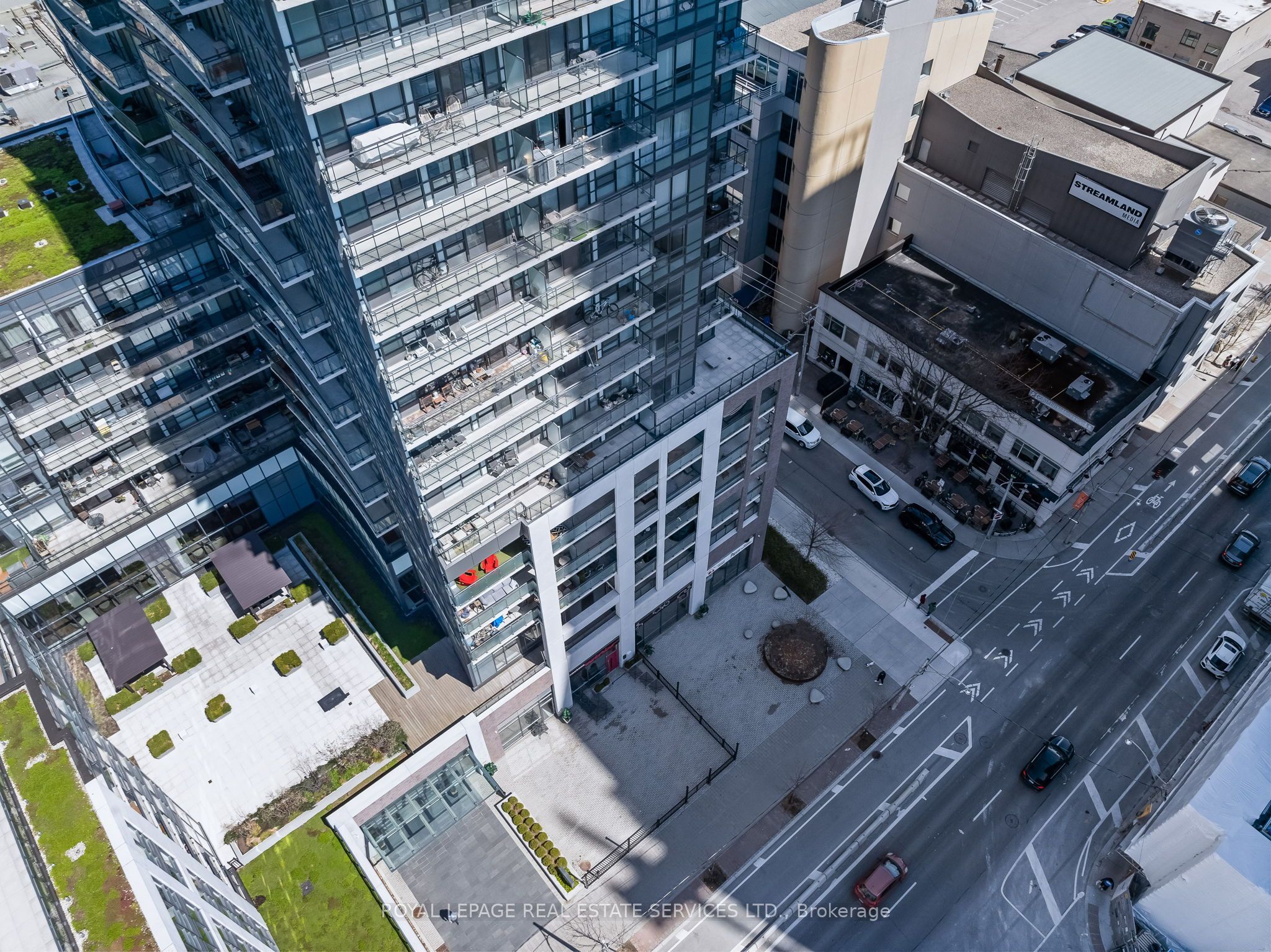 462-464-466-468 Adelaide Street E Property Photo 3