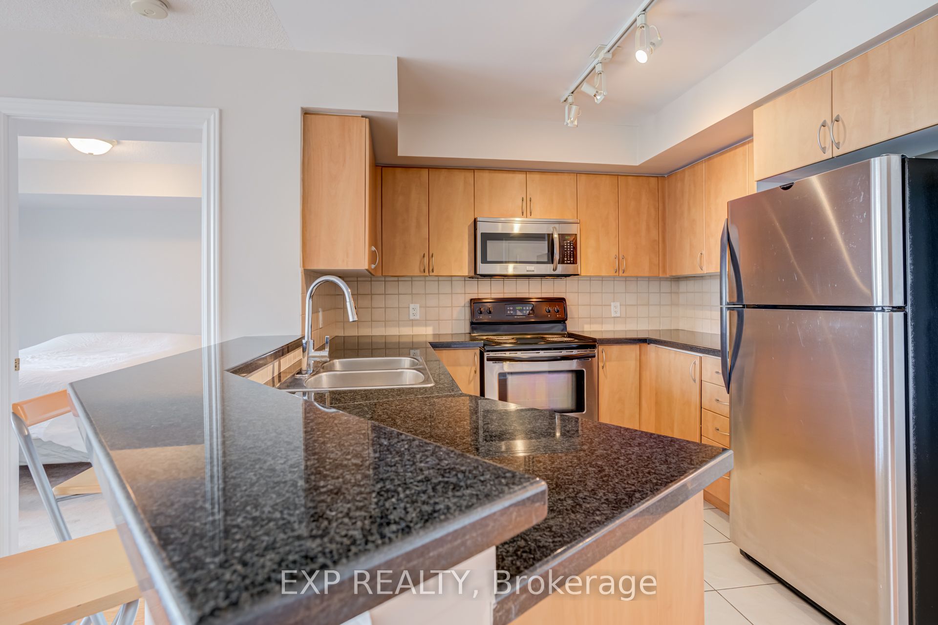 3840 Bathurst Street 506 Property Photo 4