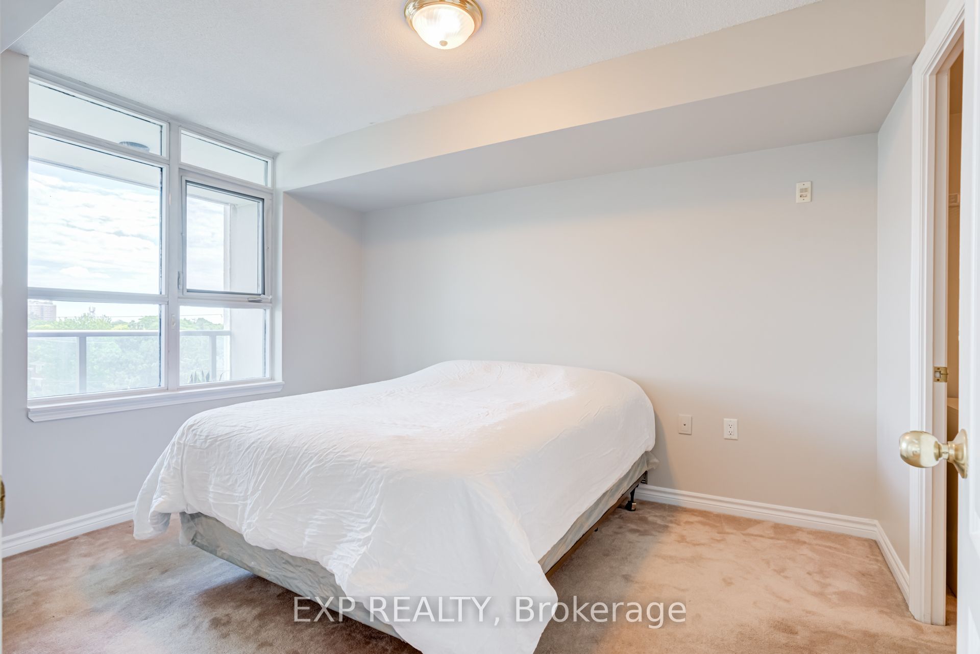 3840 Bathurst Street 506 Property Photo 8