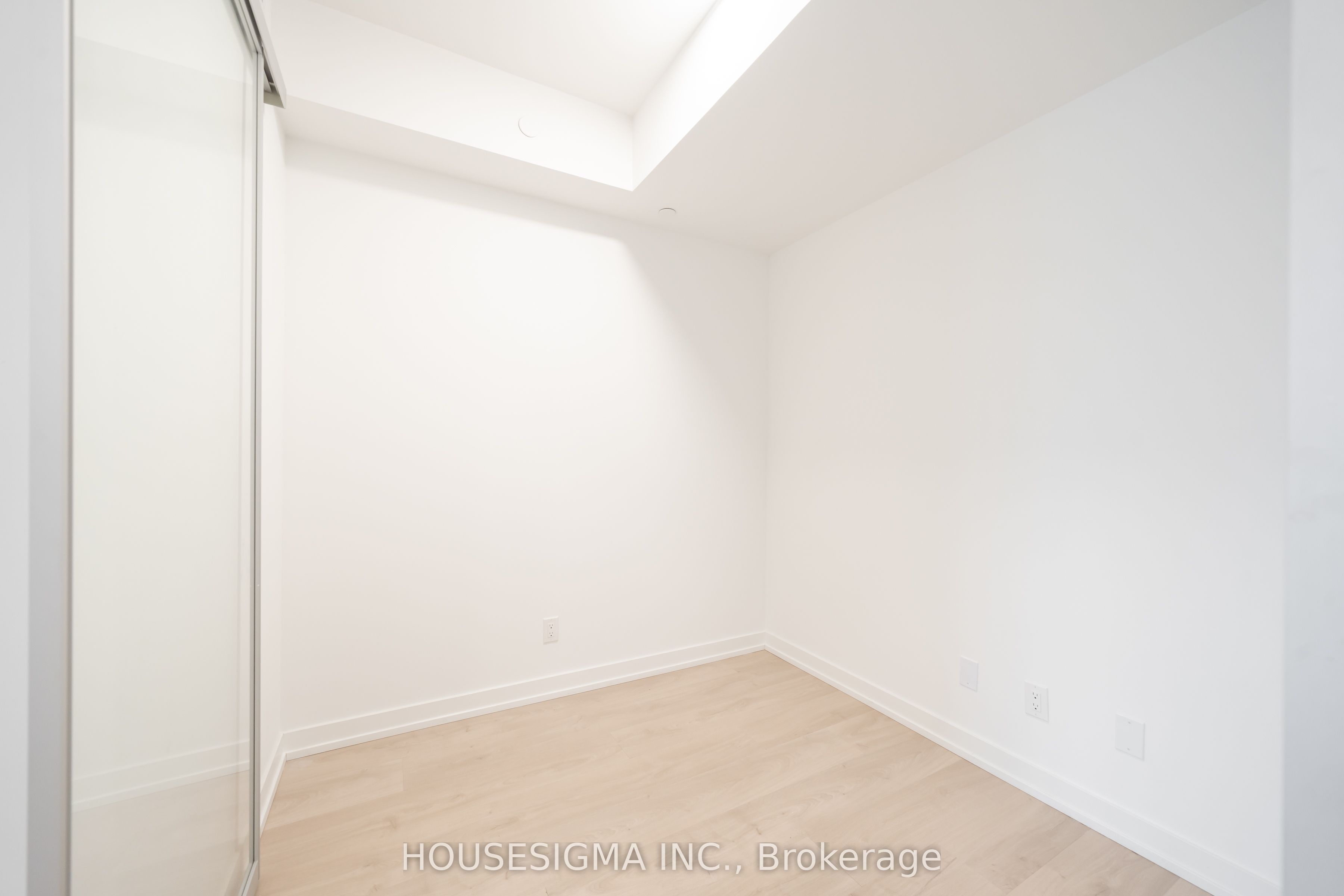 181 Sheppard Avenue E 202 Property Photo 9