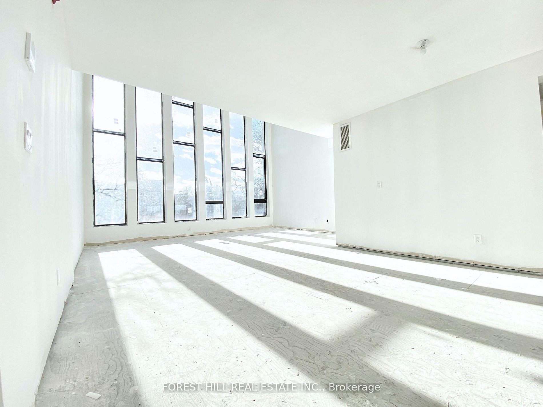 3429 Yonge Street 3 Property Photo 3