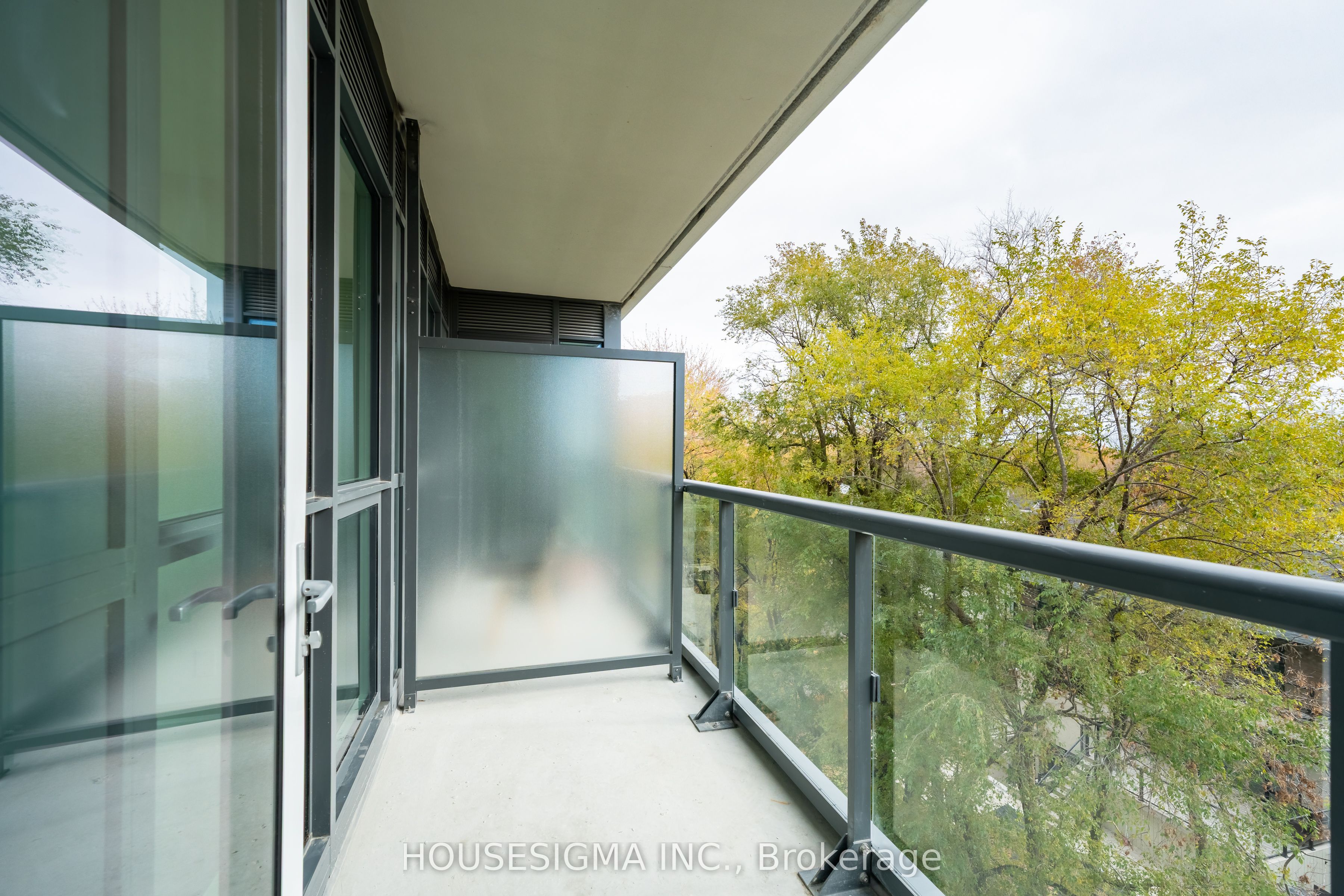 181 Sheppard Avenue E 414 Property Photo 4