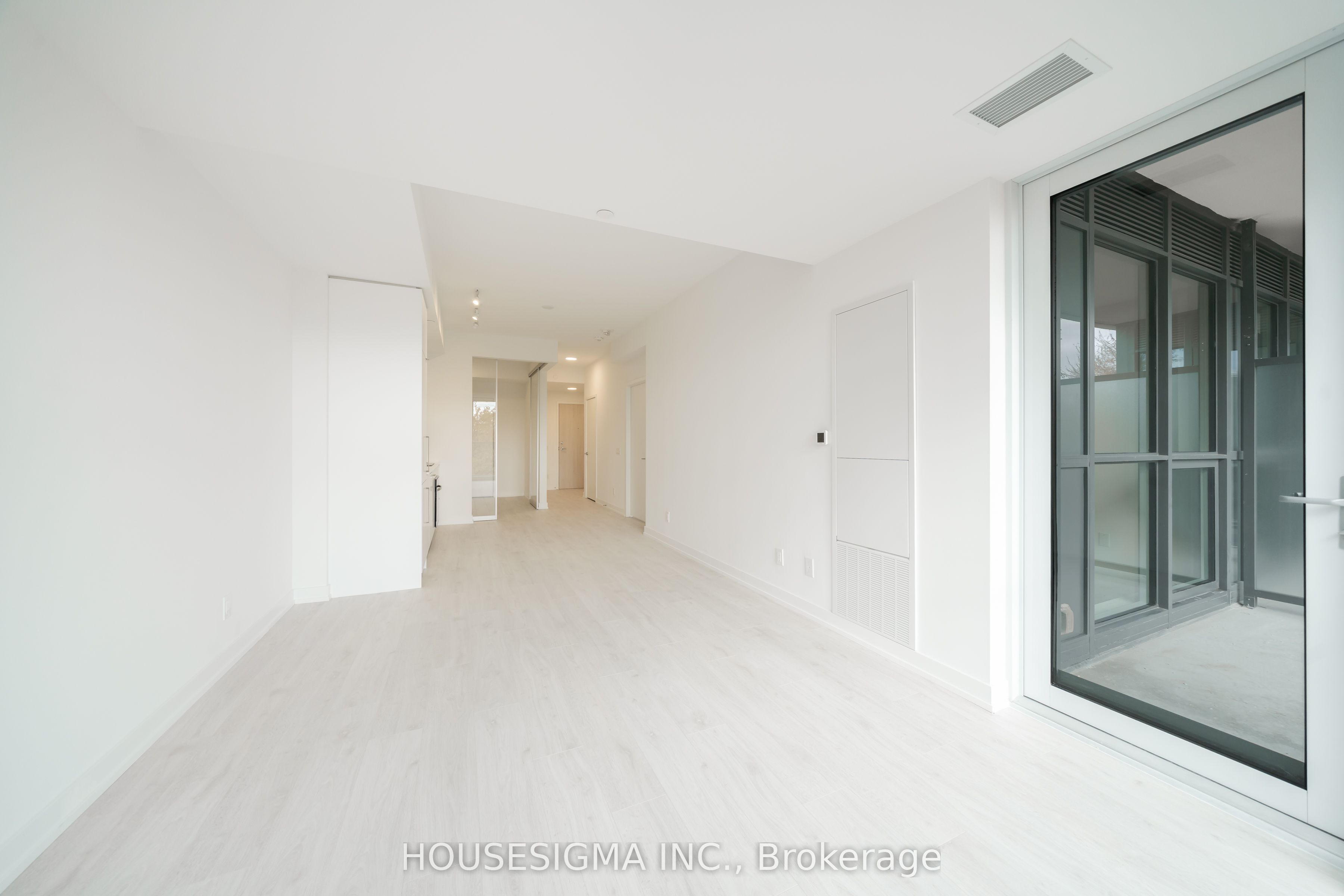 181 Sheppard Avenue E 414 Property Photo 6