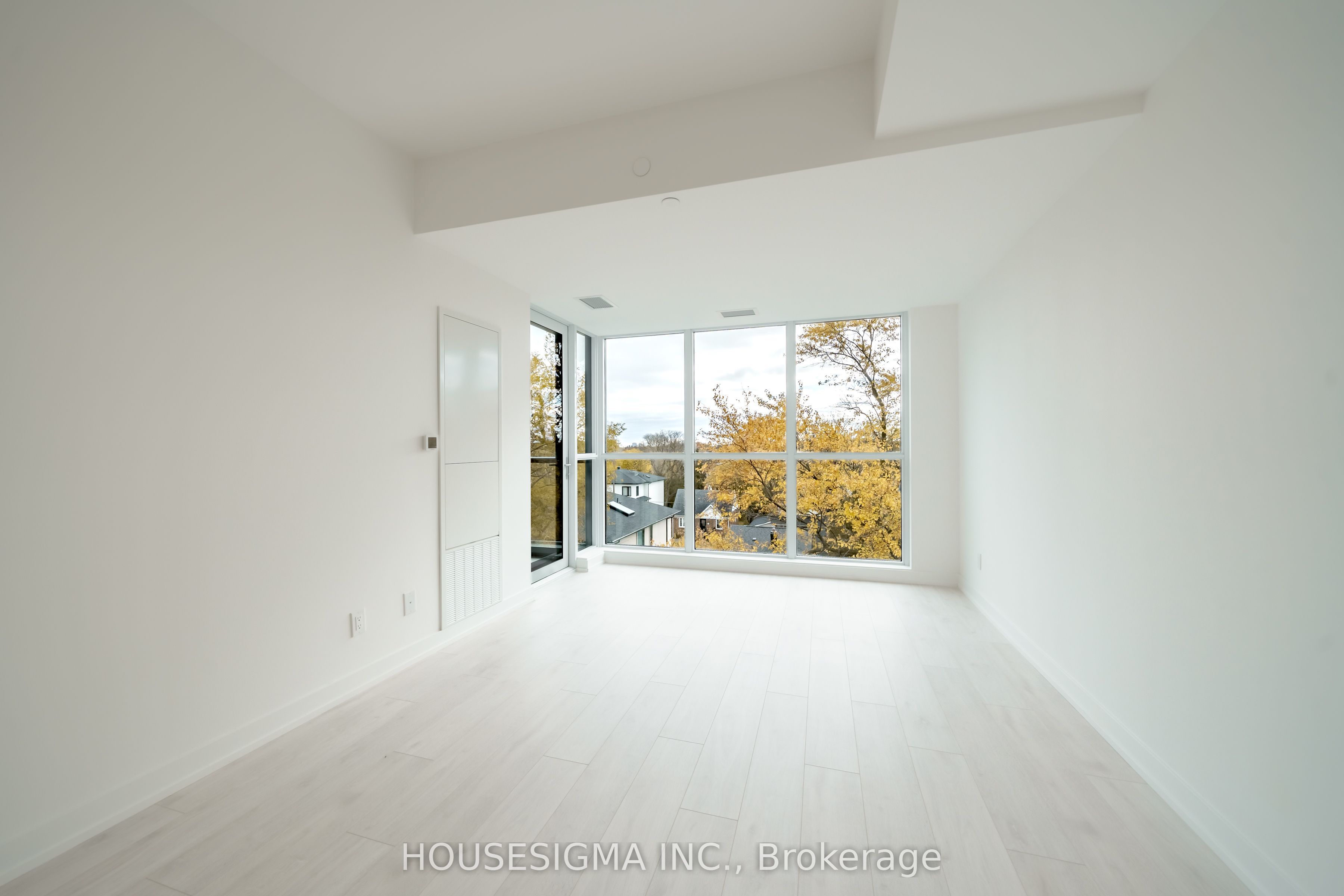 181 Sheppard Avenue E 414 Property Photo 8