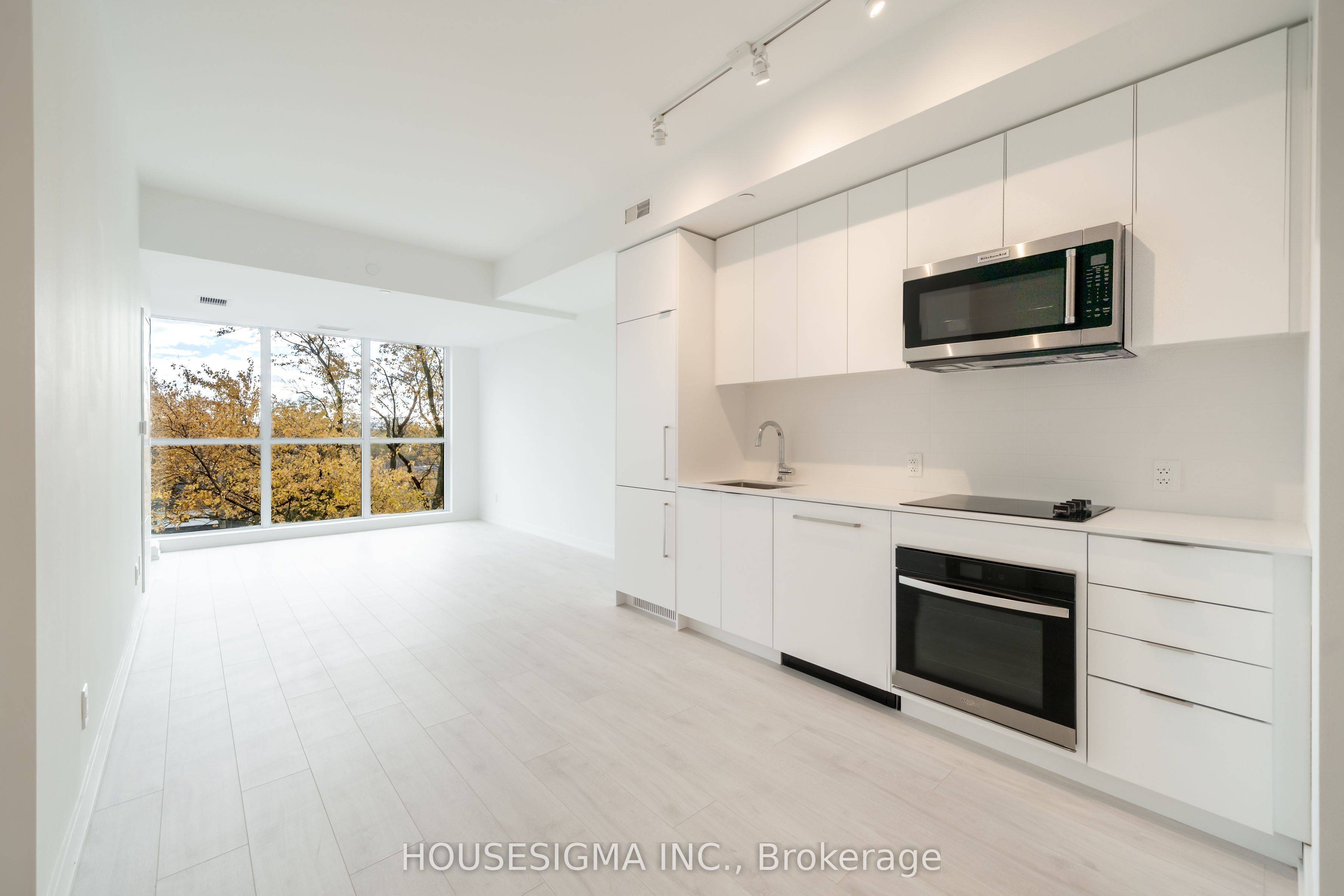 181 Sheppard Avenue E 414 Property Photo 9