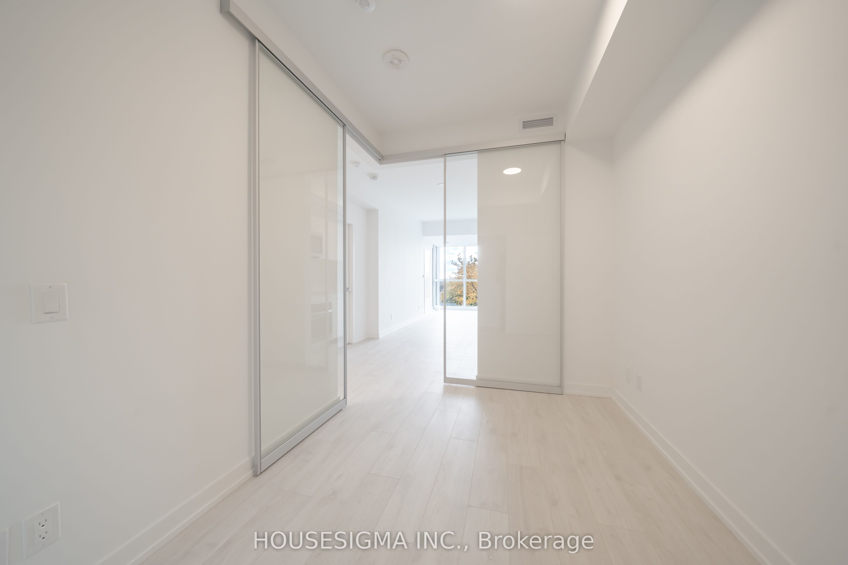 181 Sheppard Avenue E 414 Property Photo 12