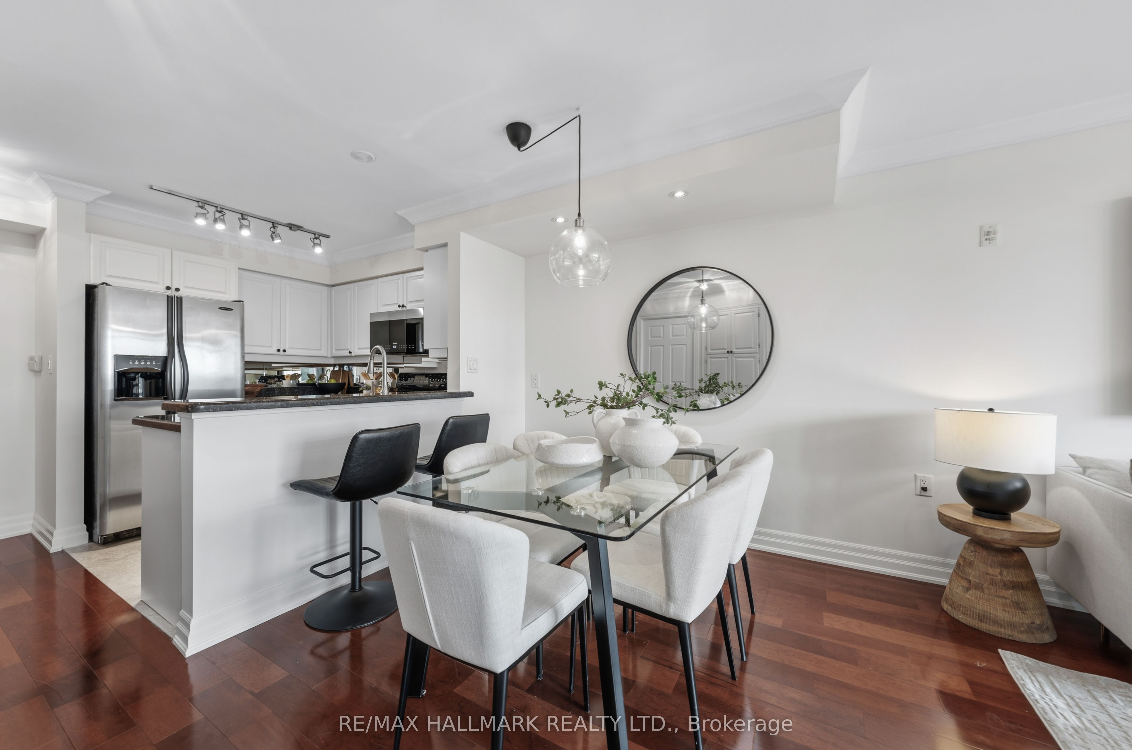 3840 Bathurst Street 511 Property Photo 6