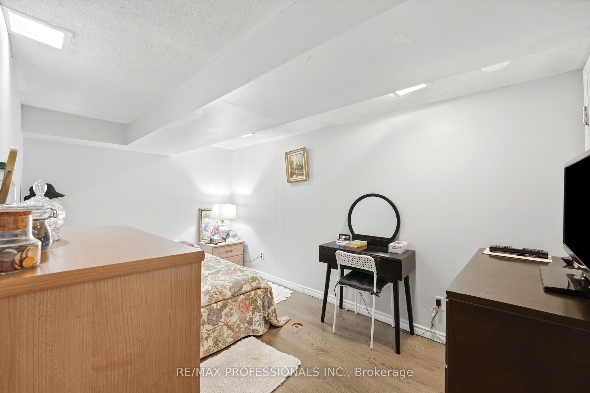 48 Three Valleys Drive 12 Property Photo 33