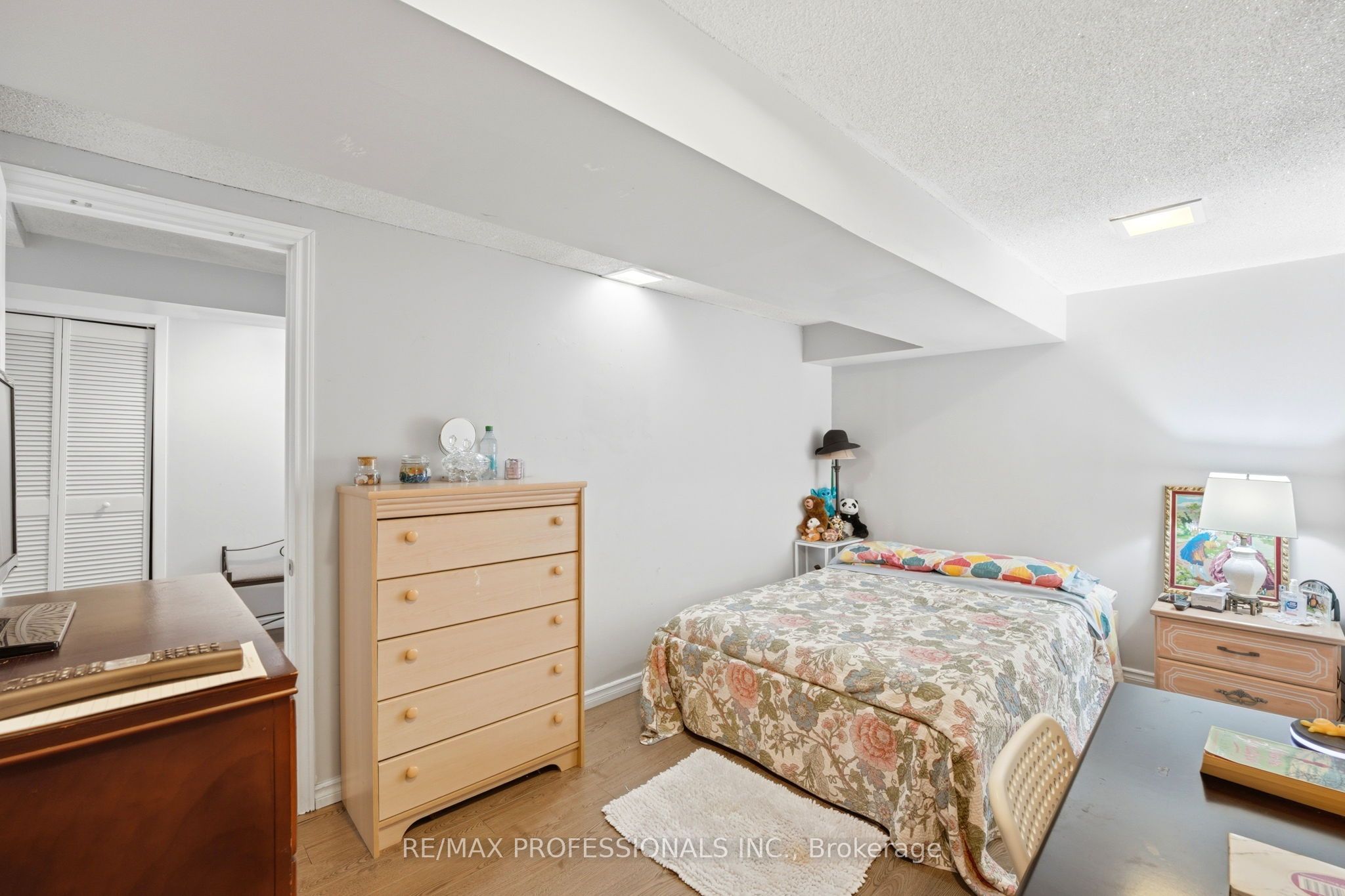 48 Three Valleys Drive 12 Property Photo 35