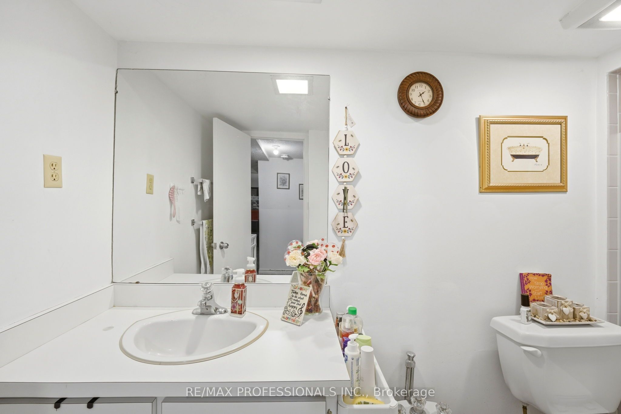 48 Three Valleys Drive 12 Property Photo 38